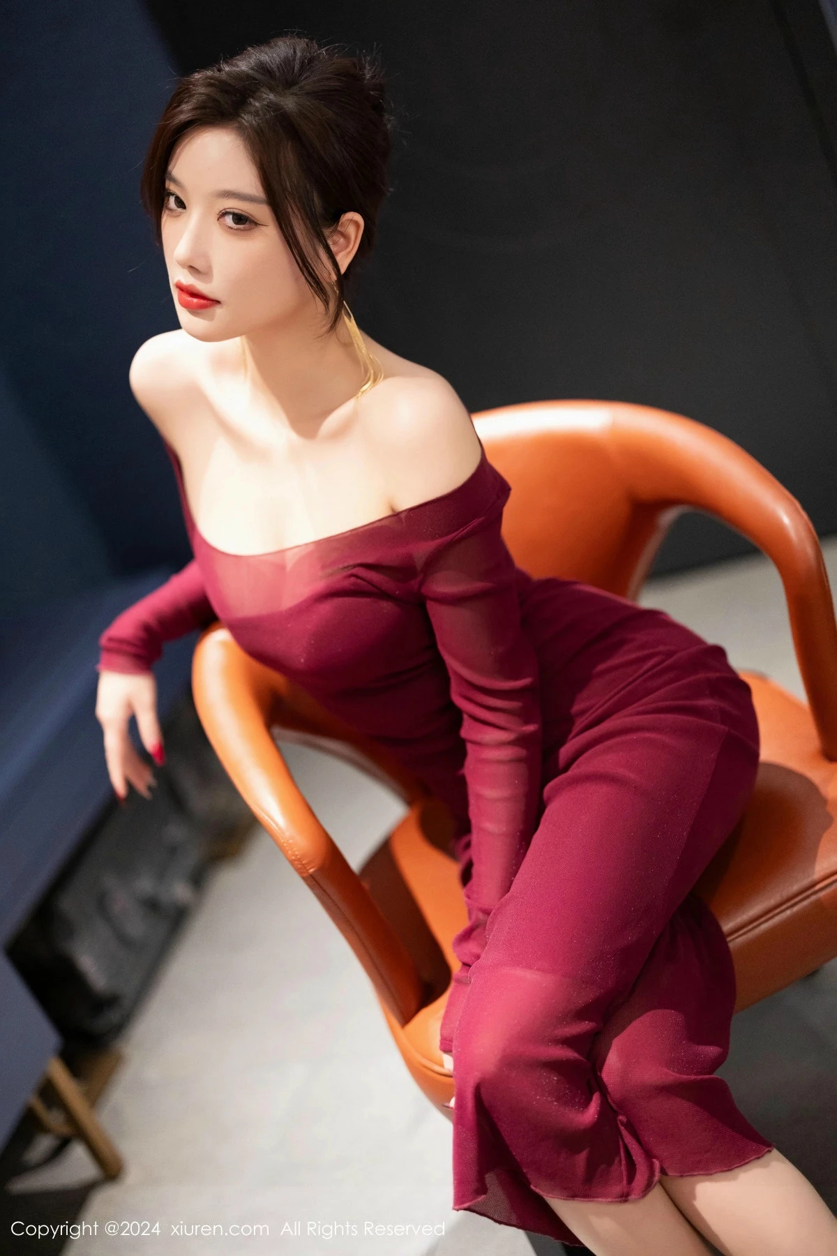 秀人集.com_[XiuRen秀人网]No.9348_女神杨晨晨Yome性感红色连衣裙配超薄肉丝秀丰腴身材诱惑写真82P