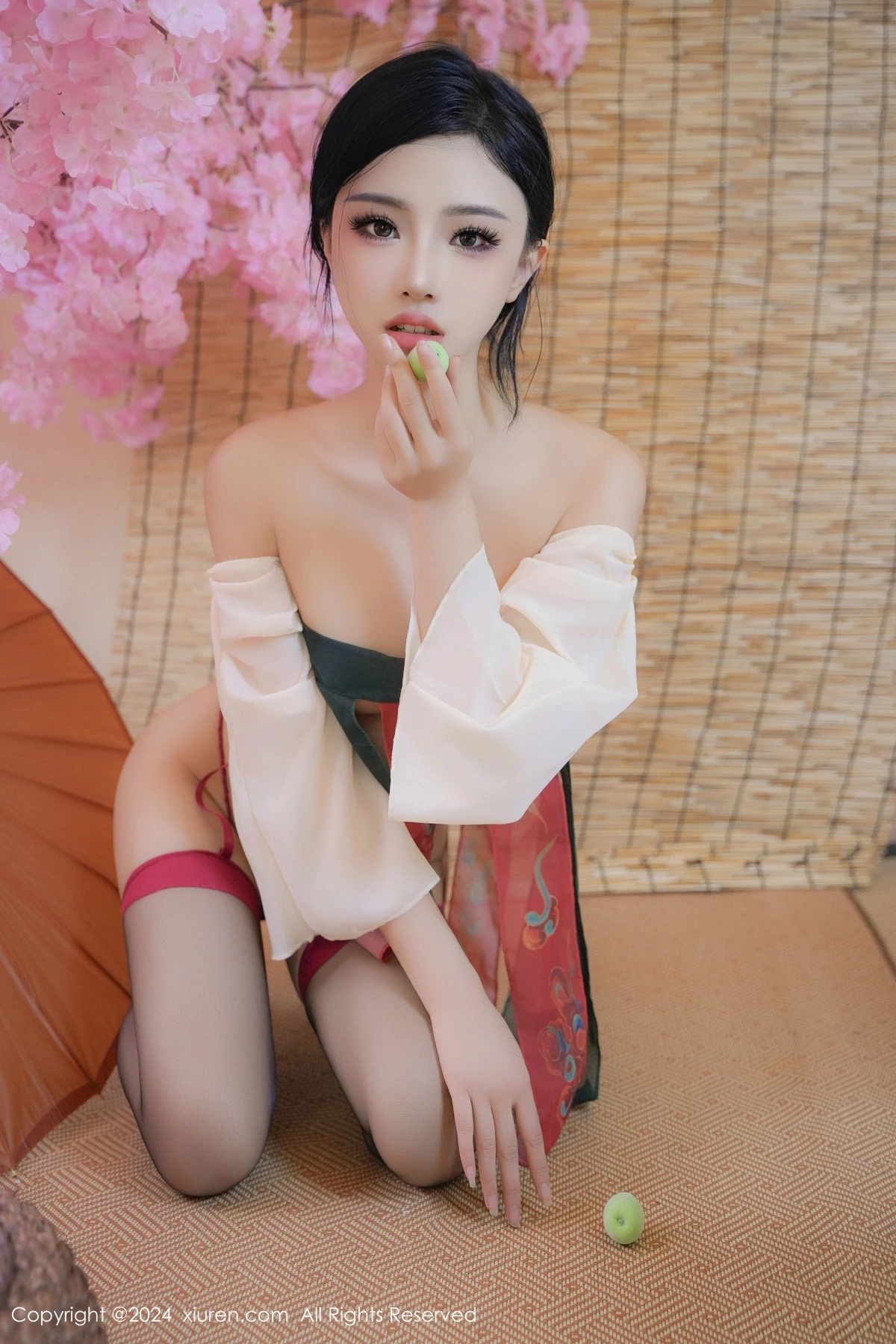 秀人集.com_[XiuRen秀人网]No.9351_模特妙可可Cheese性感薄纱汉服配黑丝吊袜秀丰腴身材诱惑写真80P