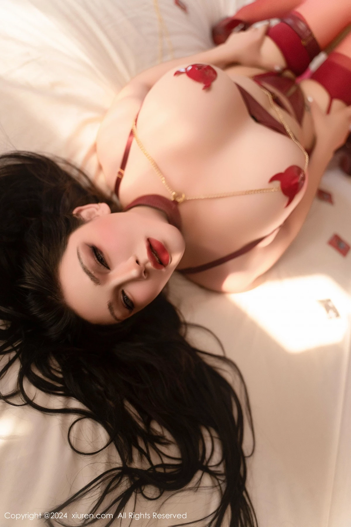 秀人集.com_[XiuRen秀人网]No.9352_模特伊丽莎有点白性感白色睡袍露情趣内衣秀丰满身材诱惑写真93P