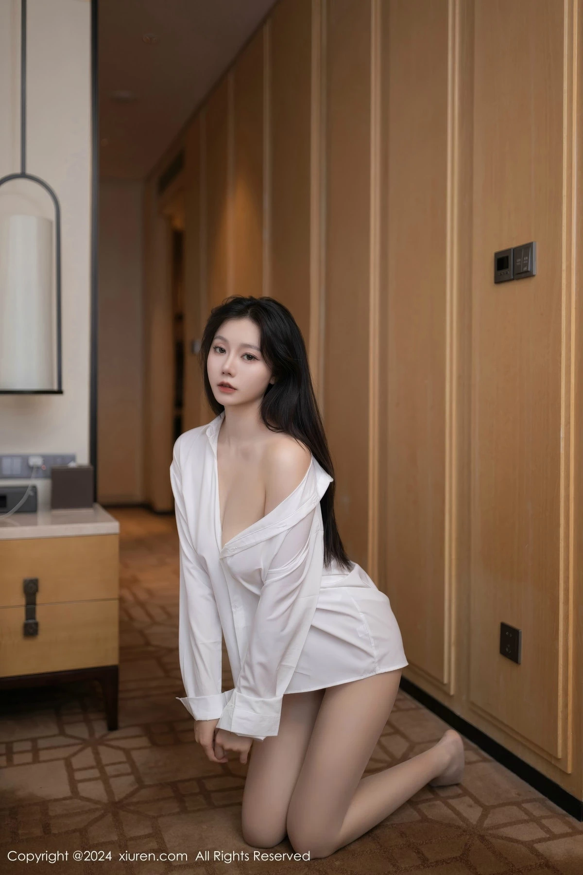 秀人集.com_[XiuRen秀人网]No.9362_模特安然anran私房性感白色衬衫配肉色丝袜秀柔美身姿诱惑写真82P