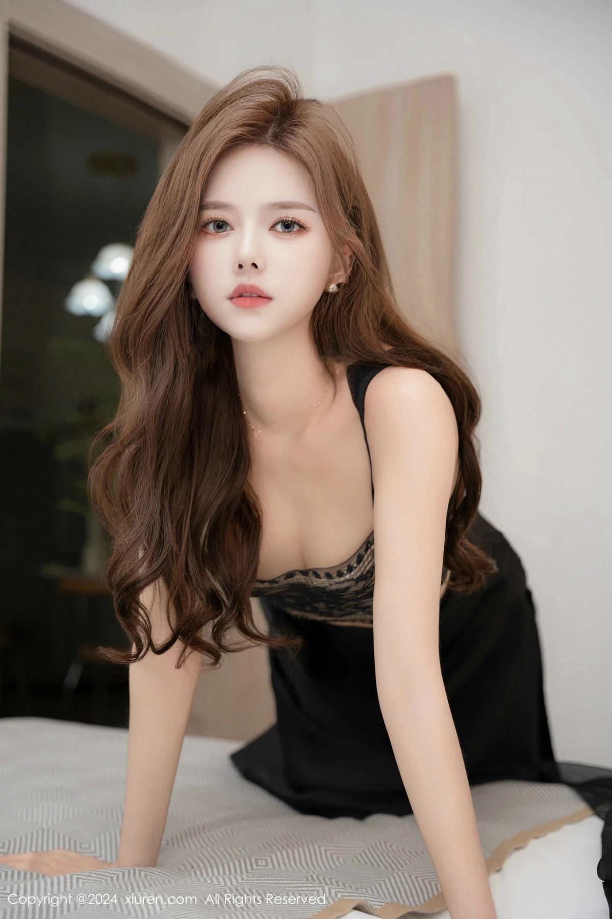 秀人集.com_[XiuRen秀人网]No.9511_模特拍黄瓜girl性感黑色长裙露黑色蕾丝内衣秀曼妙身姿诱惑写真75P
