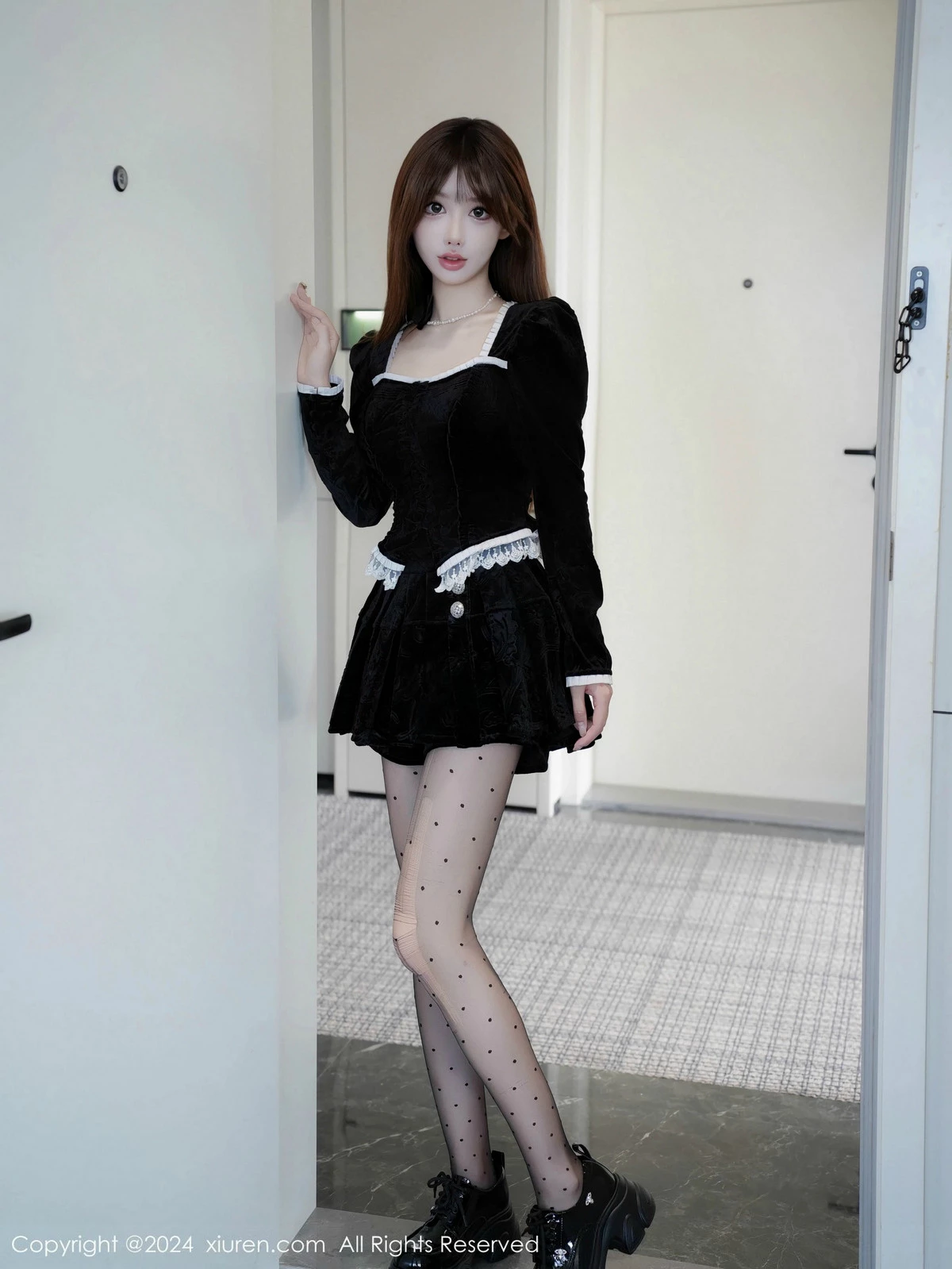 秀人集.com_[XiuRen秀人网]No.9522_模特李金金黑色服饰露性感黑色内衣配超薄黑丝秀凹凸身材诱惑写真98P