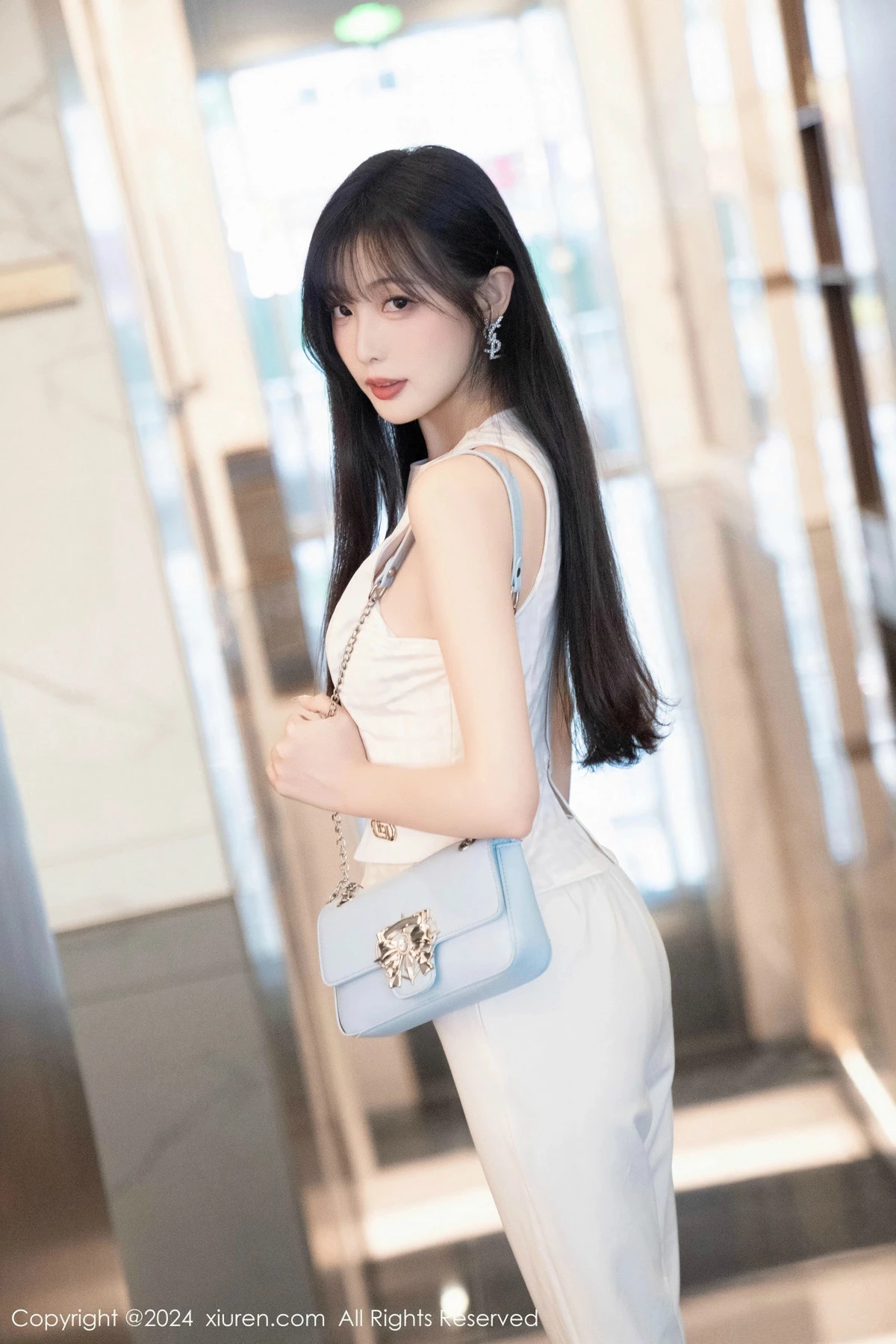 秀人集.com_[XiuRen秀人网]No.9528_模特林星阑性感白上衣配简约长裤露白色内衣秀曼妙身姿诱惑写真84P