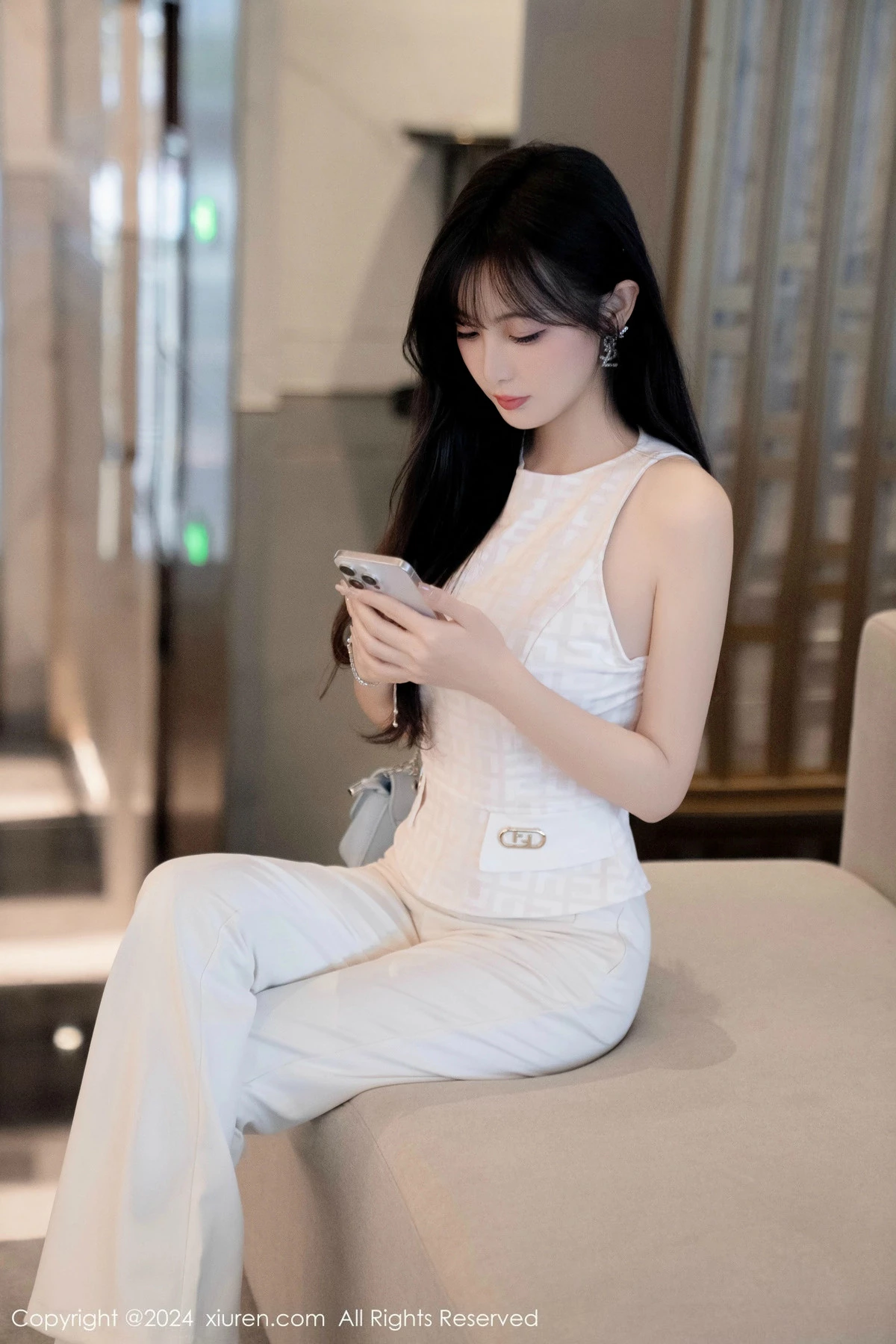 秀人集.com_[XiuRen秀人网]No.9528_模特林星阑性感白上衣配简约长裤露白色内衣秀曼妙身姿诱惑写真84P