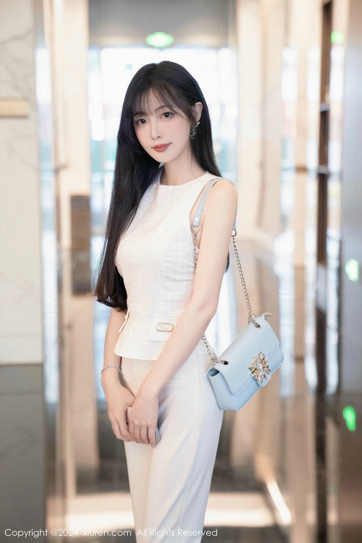 秀人集.com_[XiuRen秀人网]No.9528_模特林星阑性感白上衣配简约长裤露白色内衣秀曼妙身姿诱惑写真84P