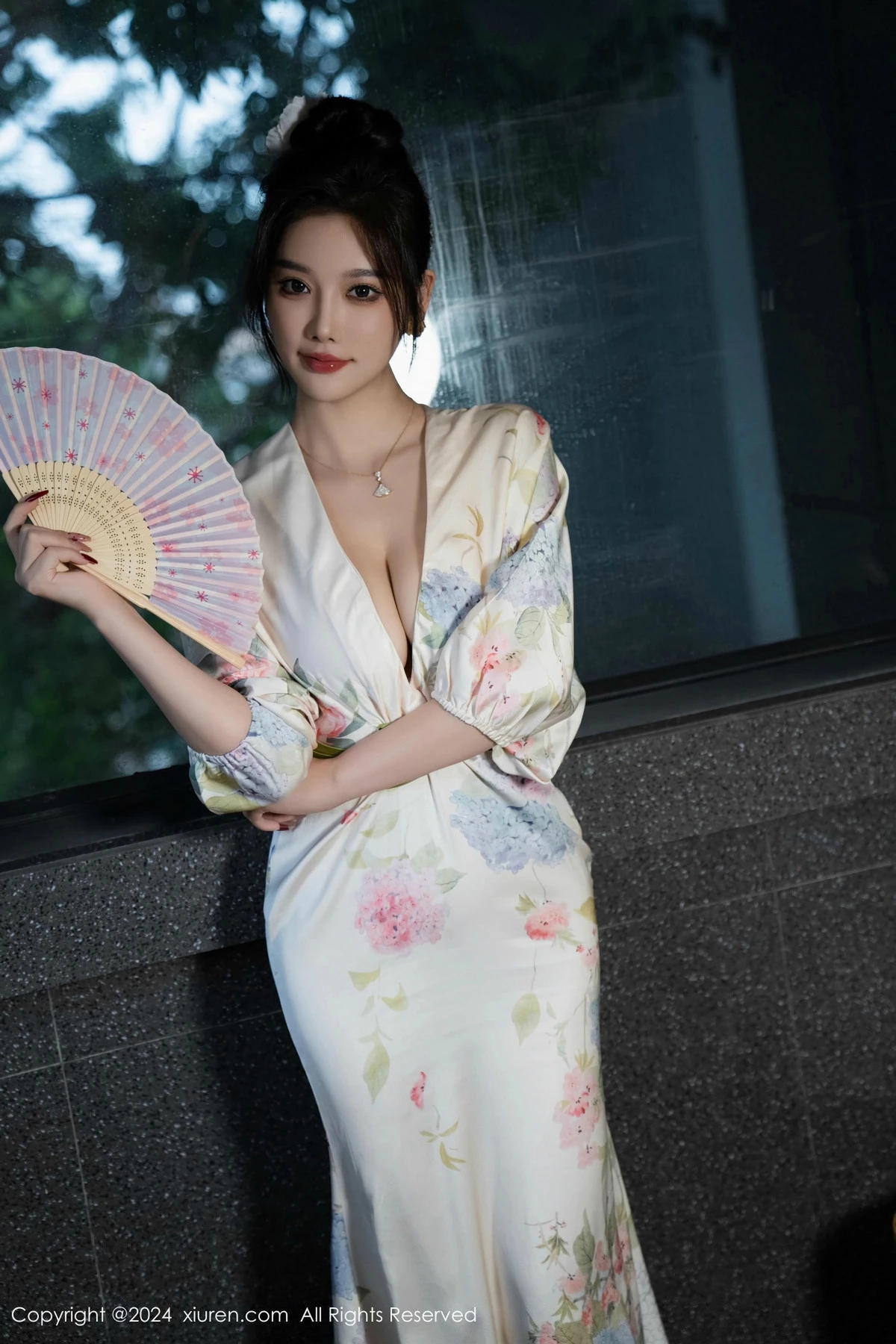 秀人集.com_[XiuRen秀人网]No.9470_女神杨晨晨Yome白色连衣裙+红色蕾丝情趣内衣秀丰腴身材诱惑写真99P