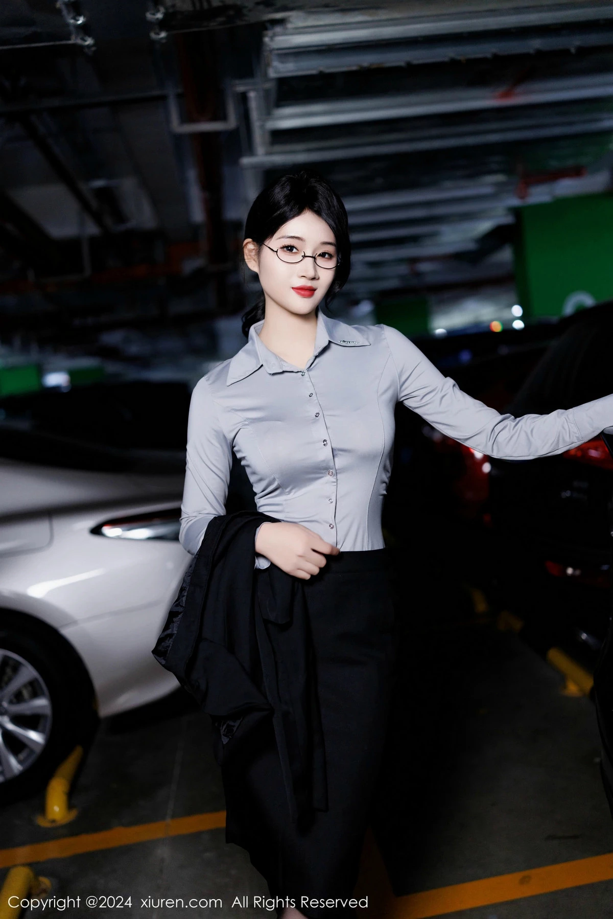 秀人集.com_[XiuRen秀人网]No.9567_新人模特南乔灰色OL服饰露性感内衣配黑丝吊袜秀美腿诱惑写真90P