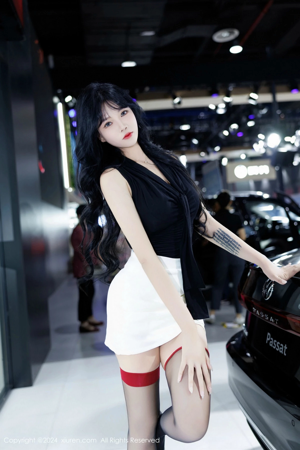 秀人集.com_[XiuRen秀人网]No.9575_模特娜比性感黑上衣配白短裙露超薄黑丝秀凹凸身材撩人诱惑写真80P