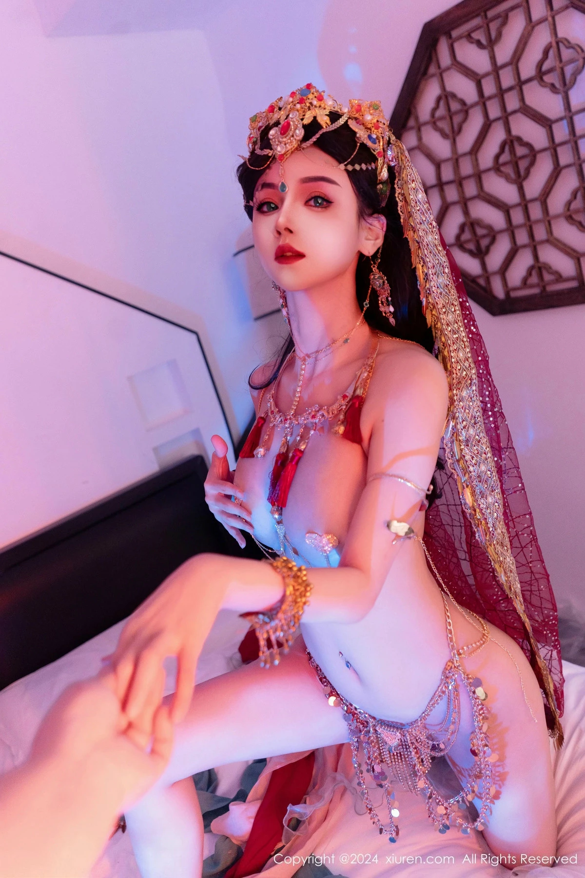 秀人集.com_[XiuRen秀人网]No.9585_新人模特不吃冰淇淋异域风情女郎性感情趣服饰秀火辣身材诱惑写真85P