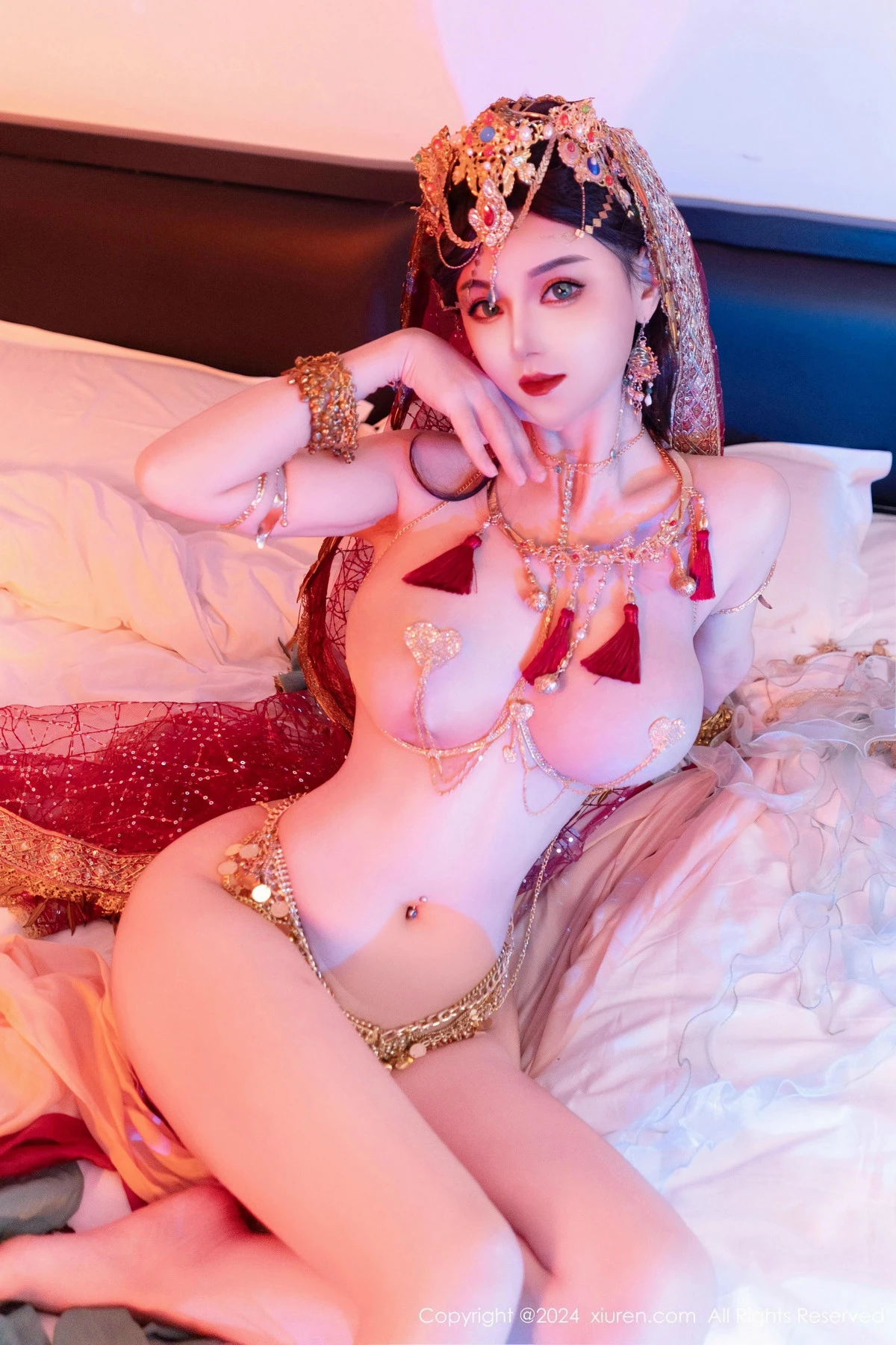 秀人集.com_[XiuRen秀人网]No.9585_新人模特不吃冰淇淋异域风情女郎性感情趣服饰秀火辣身材诱惑写真85P