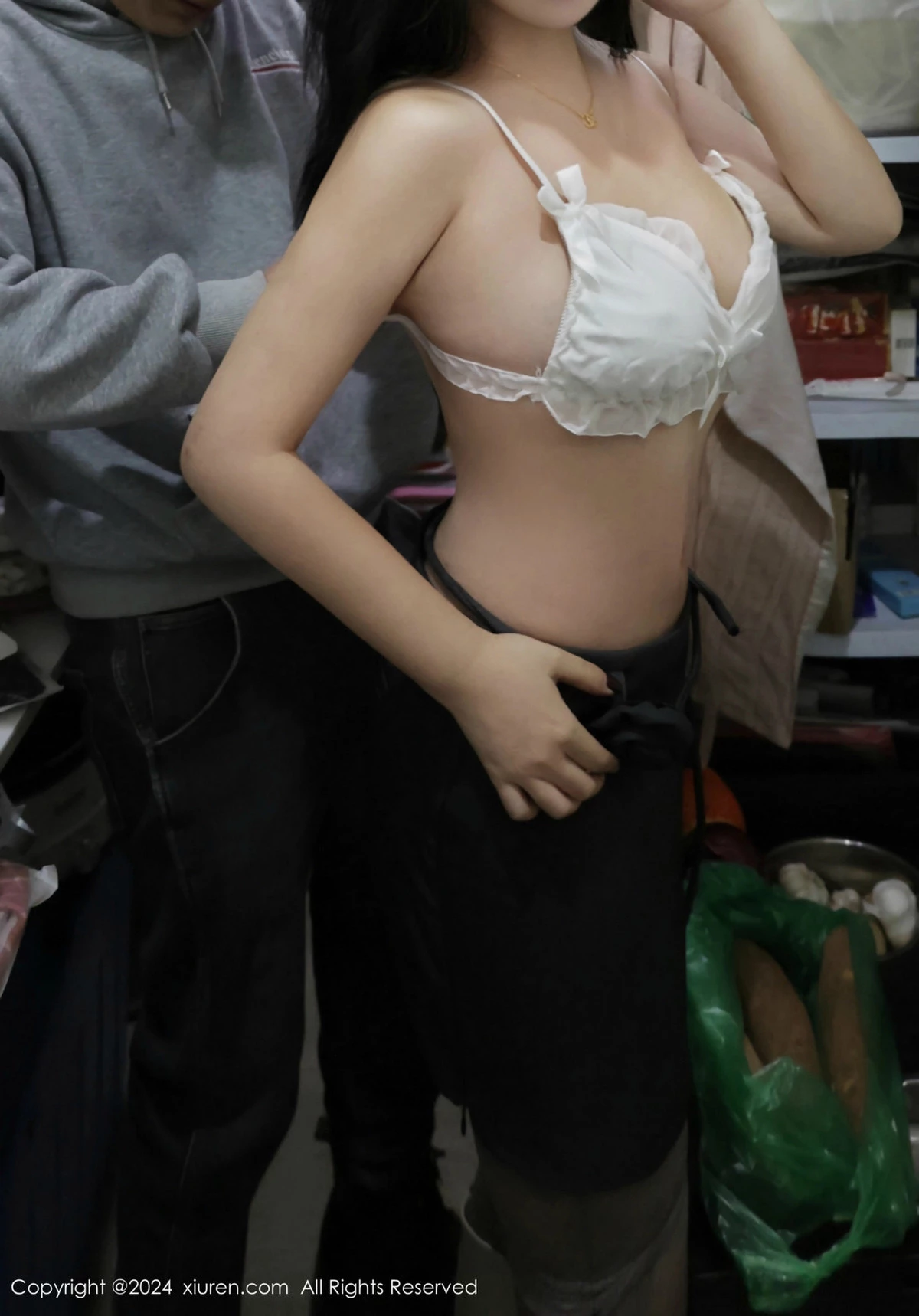秀人集.com_[XiuRen秀人网]No.9595_模特小薯条nienie性感OL制服露情趣内衣配灰丝吊袜秀美腿诱惑写真76P