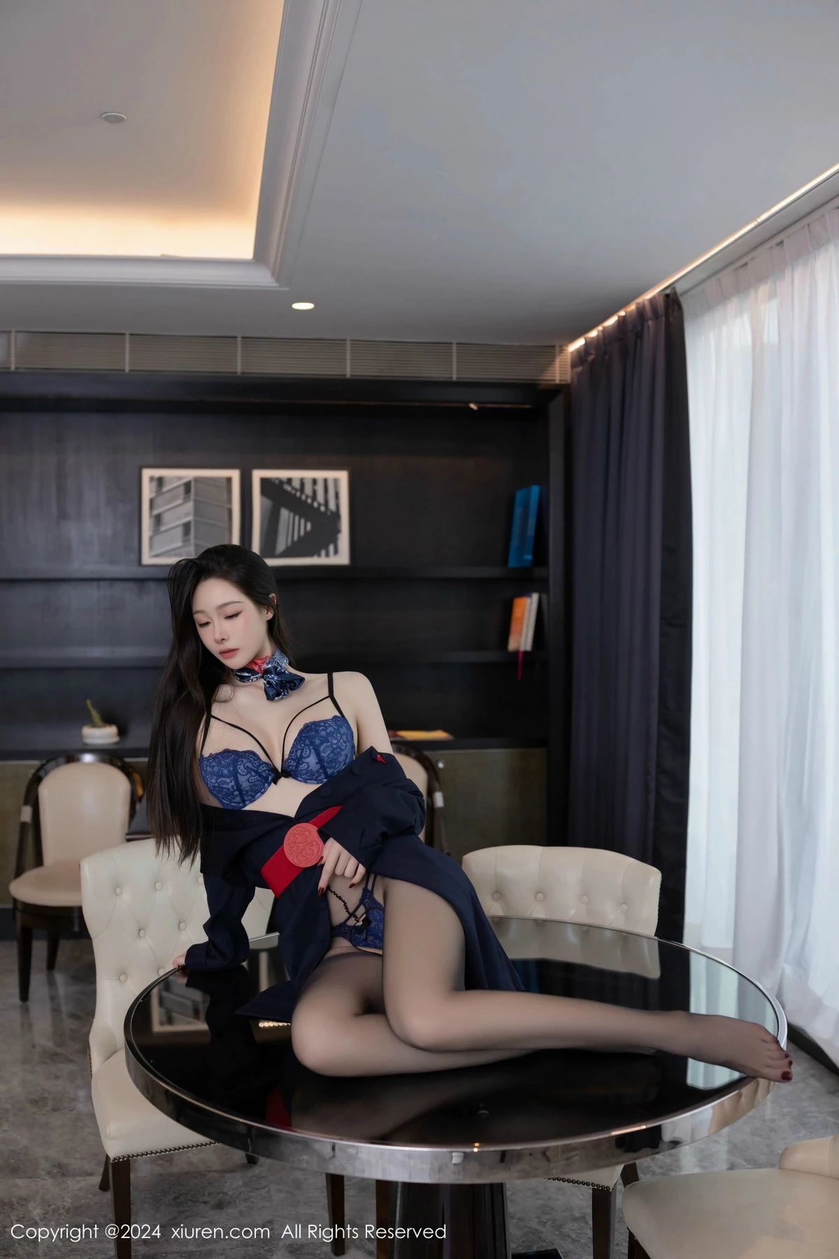 秀人集.com_[XiuRen秀人网]No.9597_模特小逗逗深色制服露紫色内衣配开档黑丝秀曼妙身姿诱惑写真80P