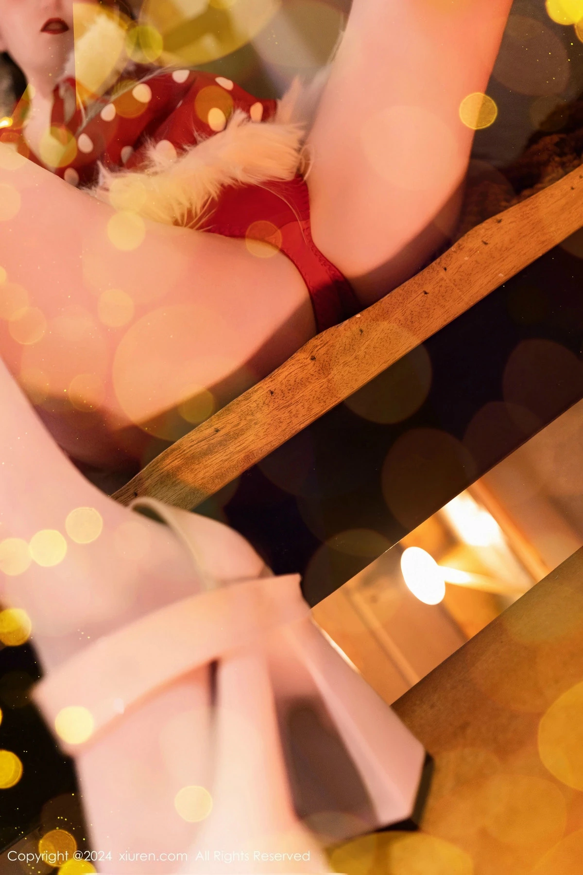 秀人集.com_[XiuRen秀人网]No.9618_模特诗诗kiki圣诞节系列性感红色内衣配肉丝袜秀丰腴身姿诱惑写真109P