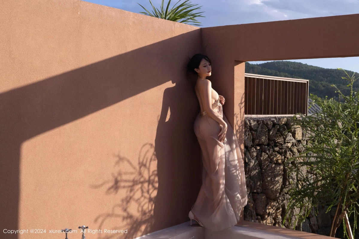 秀人集.com_[XiuRen秀人网]No.9492_模特鱼子酱Fish芦苇场景性感紫色轻透连衣裙秀惹火身材诱惑写真80P