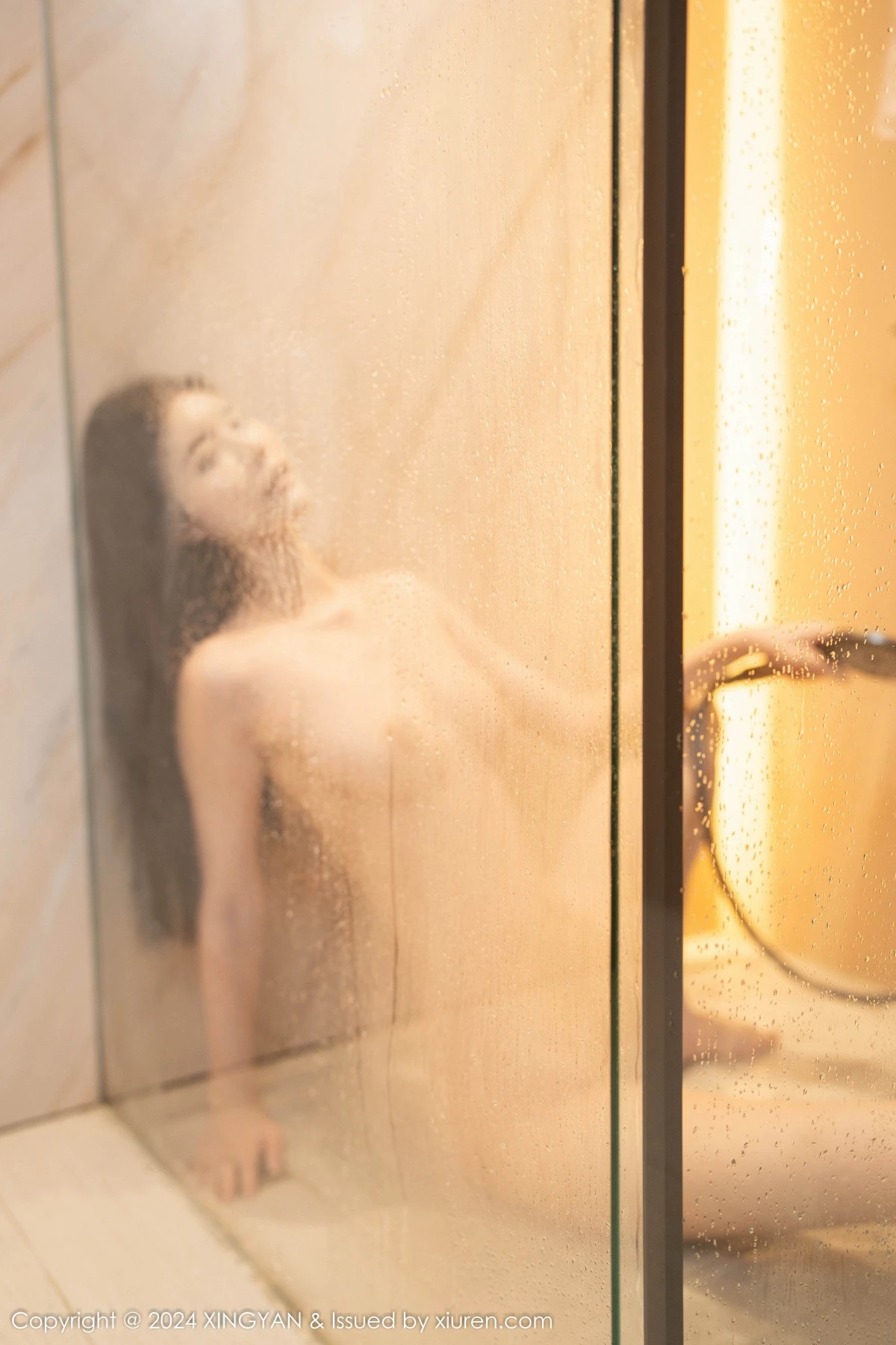 秀人集.com_[XINGYAN星颜社]VOL.287_模特Erikaki性感灰色上衣配黑短裙露黑色内衣秀曼妙身姿迷人写真84P