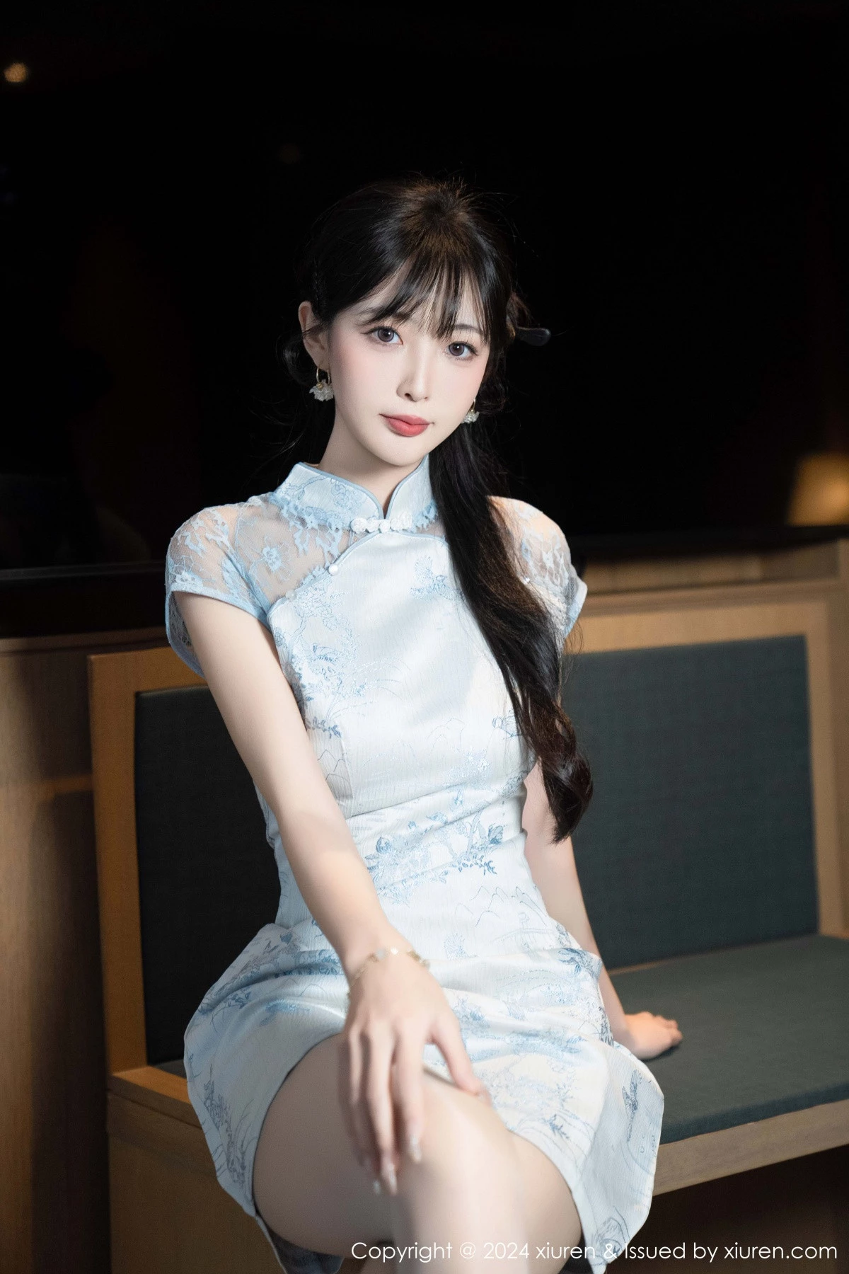 秀人集.com_[XiuRen秀人网]No.9487_模特林星阑性感浅色短旗袍露白色内衣配超薄肉丝秀美腿诱惑写真82P