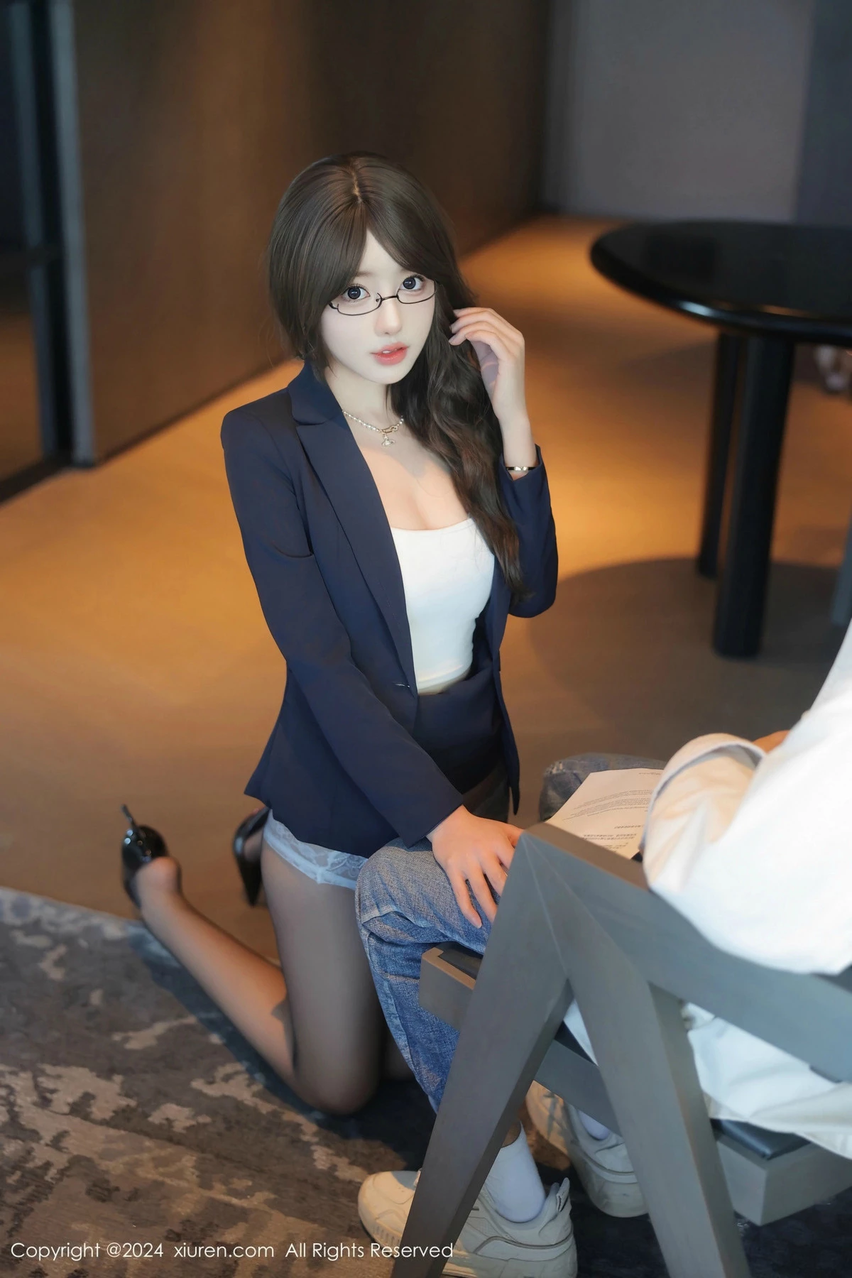 秀人集.com_[XiuRen秀人网]No.9486_模特桃妖夭性感OL服饰露白色内衣配超薄黑丝秀曼妙身姿诱惑写真72P