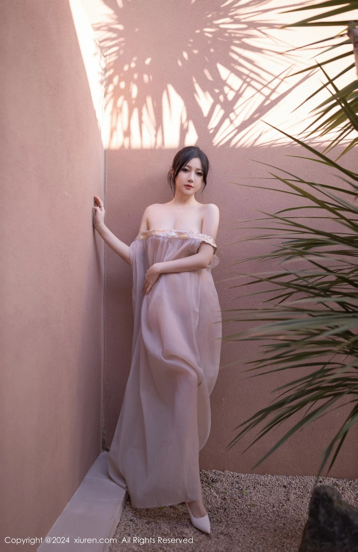 秀人集.com_[XiuRen秀人网]No.9492_模特鱼子酱Fish芦苇场景性感紫色轻透连衣裙秀惹火身材诱惑写真80P