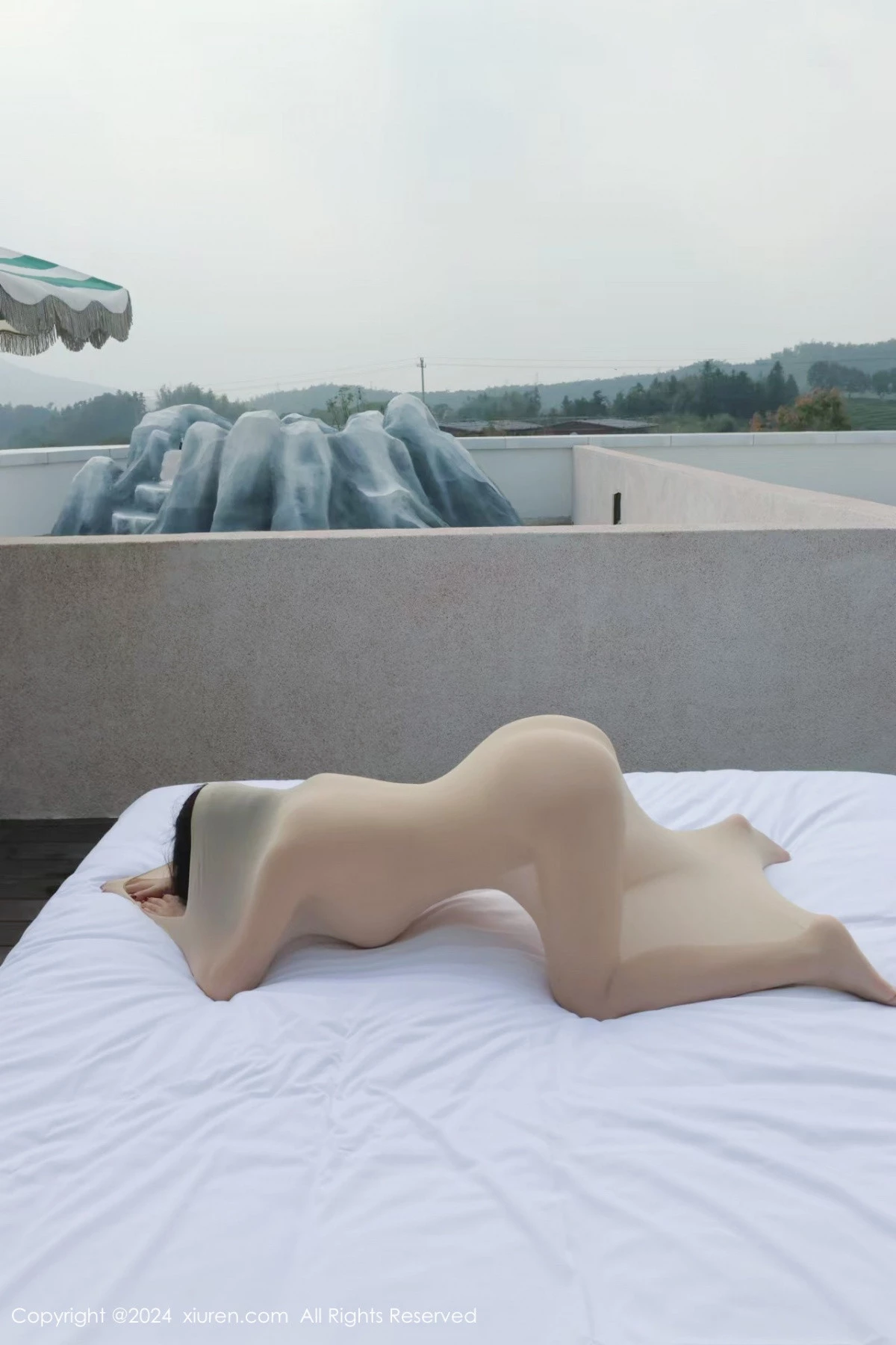 秀人集.com_[XiuRen秀人网]No.9489_模特小薯条nienie户外性感肉色连体衣秀惹火身材撩人诱惑写真80P