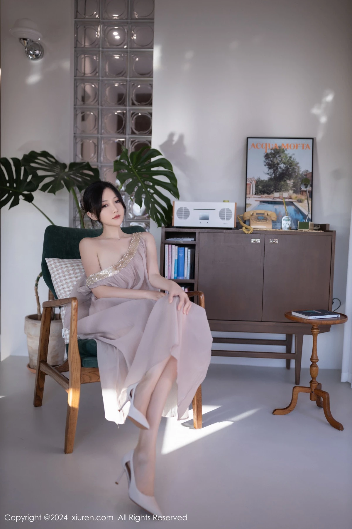 秀人集.com_[XiuRen秀人网]No.9492_模特鱼子酱Fish芦苇场景性感紫色轻透连衣裙秀惹火身材诱惑写真80P