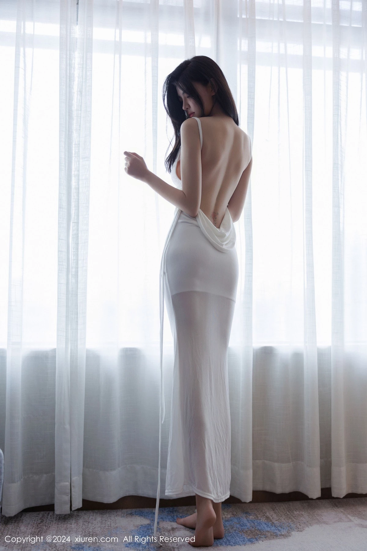 秀人集.com_[XiuRen秀人网]No.9499_模特初梦瑶性感白色连衣长裙+黑色蕾丝服饰秀曼妙身姿诱惑写真90P