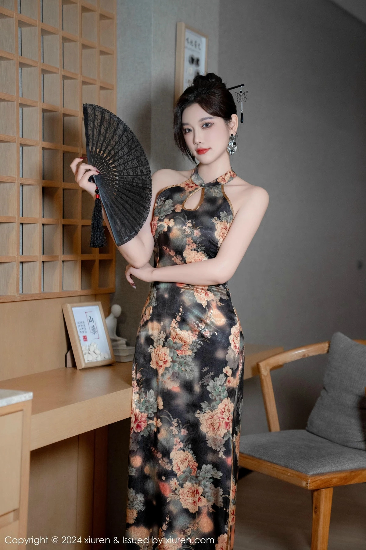 秀人集.com_[XiuRen秀人网]No.9675_女神杨晨晨Yome性感深色旗袍+黑色情趣内衣秀丰腴身材诱惑写真108P