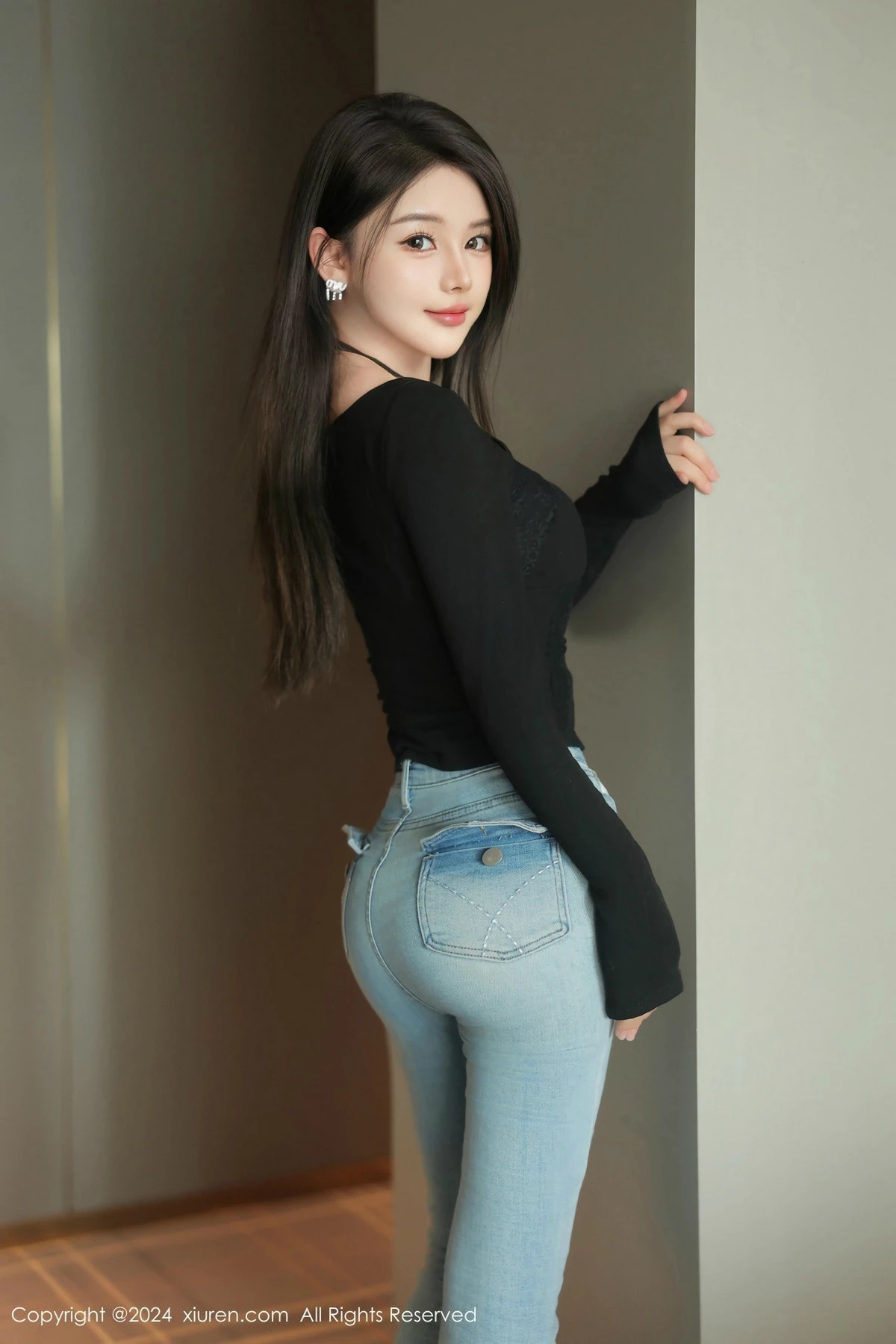 秀人集.com_[XiuRen秀人网]No.9666_模特爱酱里私房性感黑色情趣服饰配黑丝吊袜秀曼妙身姿诱惑写真77P