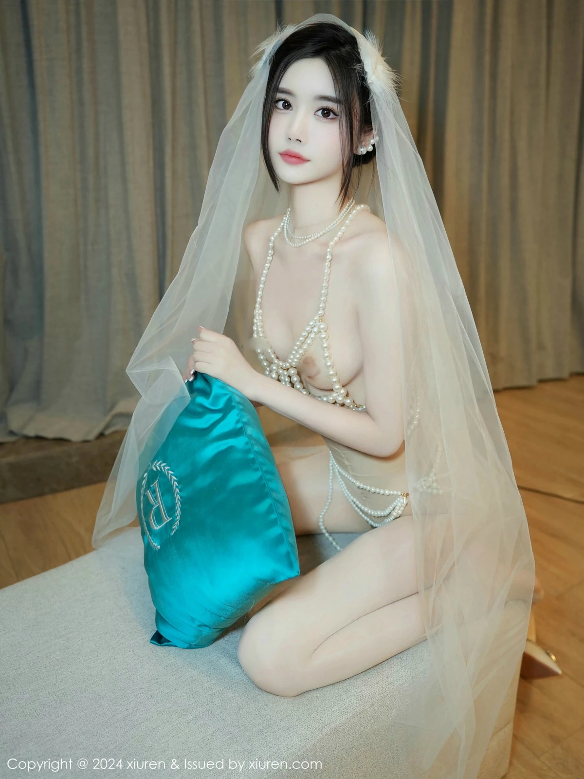 秀人集.com_[XiuRen秀人网]No.9674_模特Erikaki性感薄透情趣婚纱配超薄无内肉丝秀火辣身材诱惑写真80P