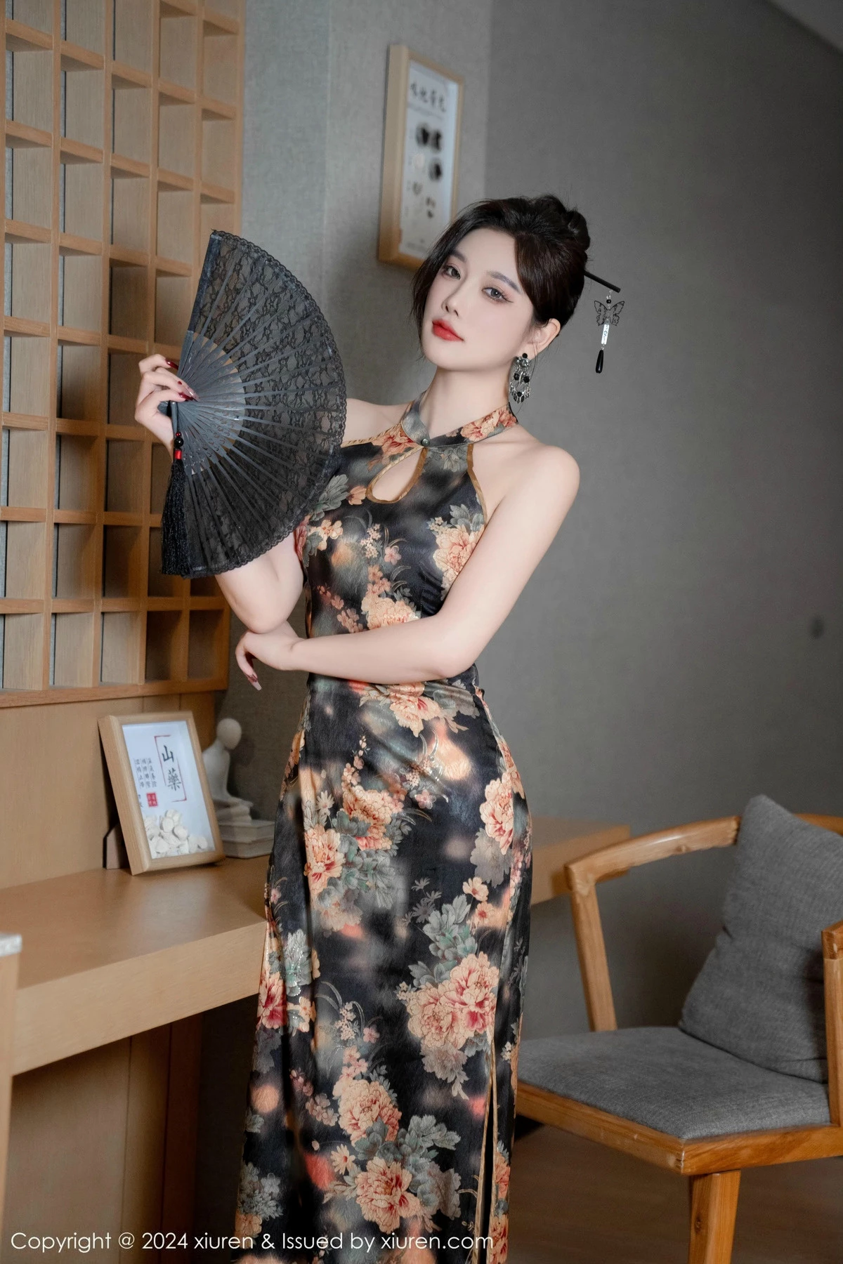 秀人集.com_[XiuRen秀人网]No.9675_女神杨晨晨Yome性感深色旗袍+黑色情趣内衣秀丰腴身材诱惑写真108P