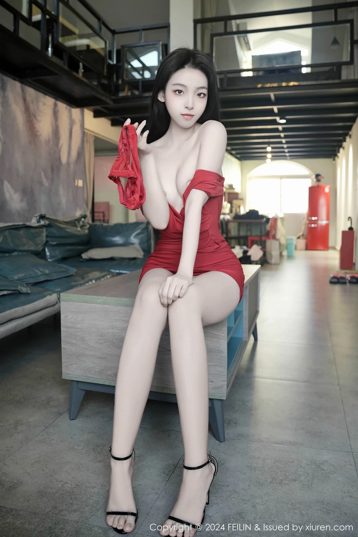 秀人集.com_[FeiLin嗲囡囡]VOL.496_模特芝樱性感红色连衣服饰配红色内裤秀曼妙身姿迷人诱惑写真78P