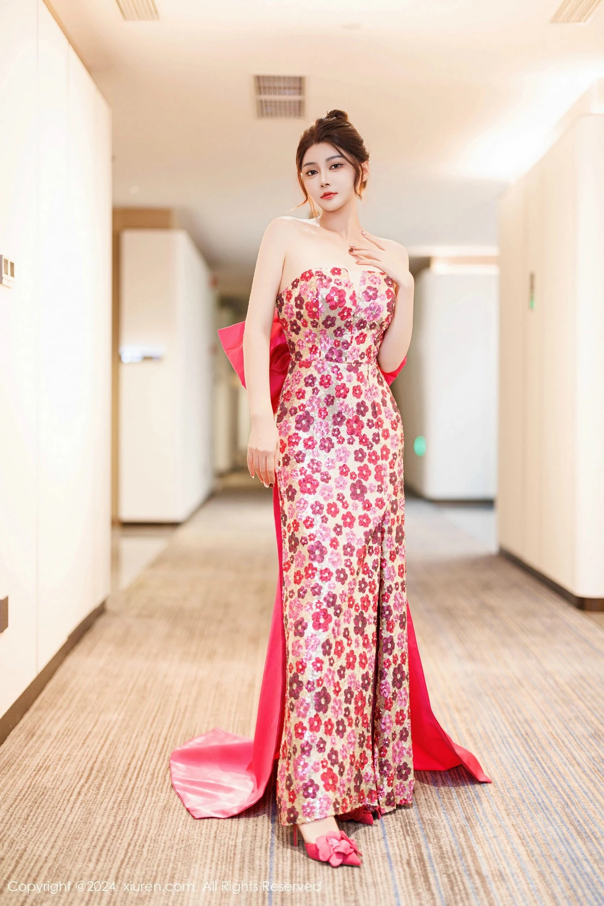 秀人集.com_[XiuRen秀人网]No.9688_模特凯竹Quinn性感绿色比基尼+红色连衣裙秀丰腴身材诱惑写真81P