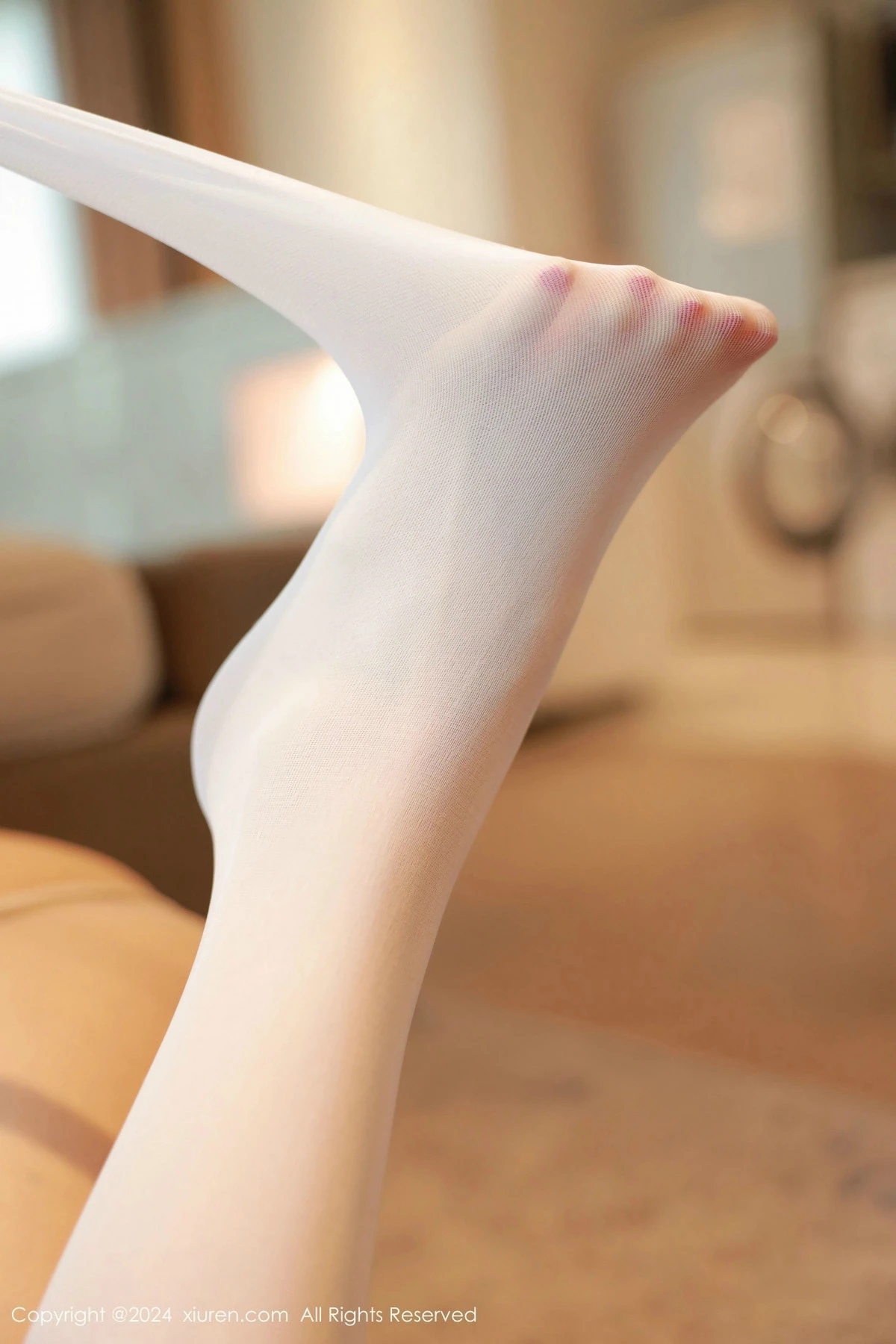 秀人集.com_[XiuRen秀人网]No.9686_模特佘贝拉Bella性感黑白女仆装配白色丝袜秀完美身材诱惑写真82P