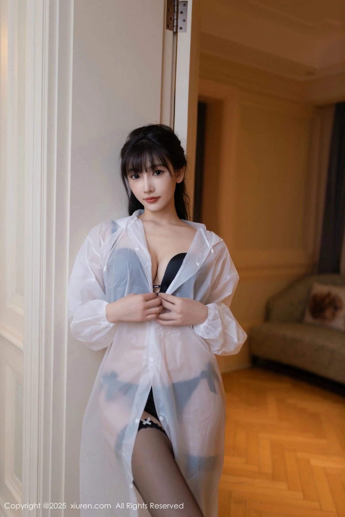 秀人集.com_[XiuRen秀人网]No.9700_模特陆萱萱白色雨衣露性感黑色内衣配黑丝袜秀曼妙身姿诱惑写真80P