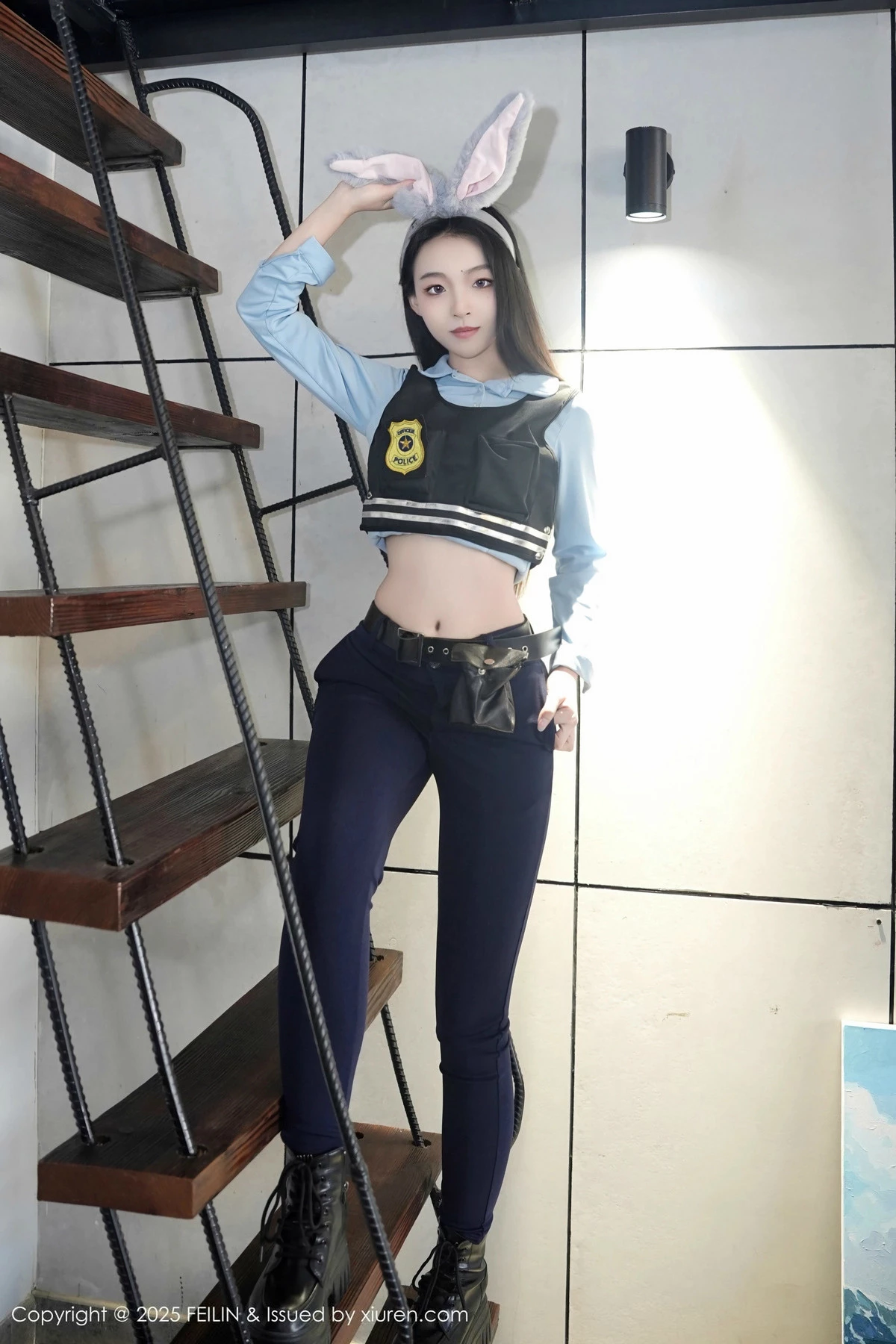 秀人集.com_[FeiLin嗲囡囡]VOL.497_模特芝樱私房性感蓝色制服半脱秀曼妙身姿浑圆翘臀诱惑写真74P