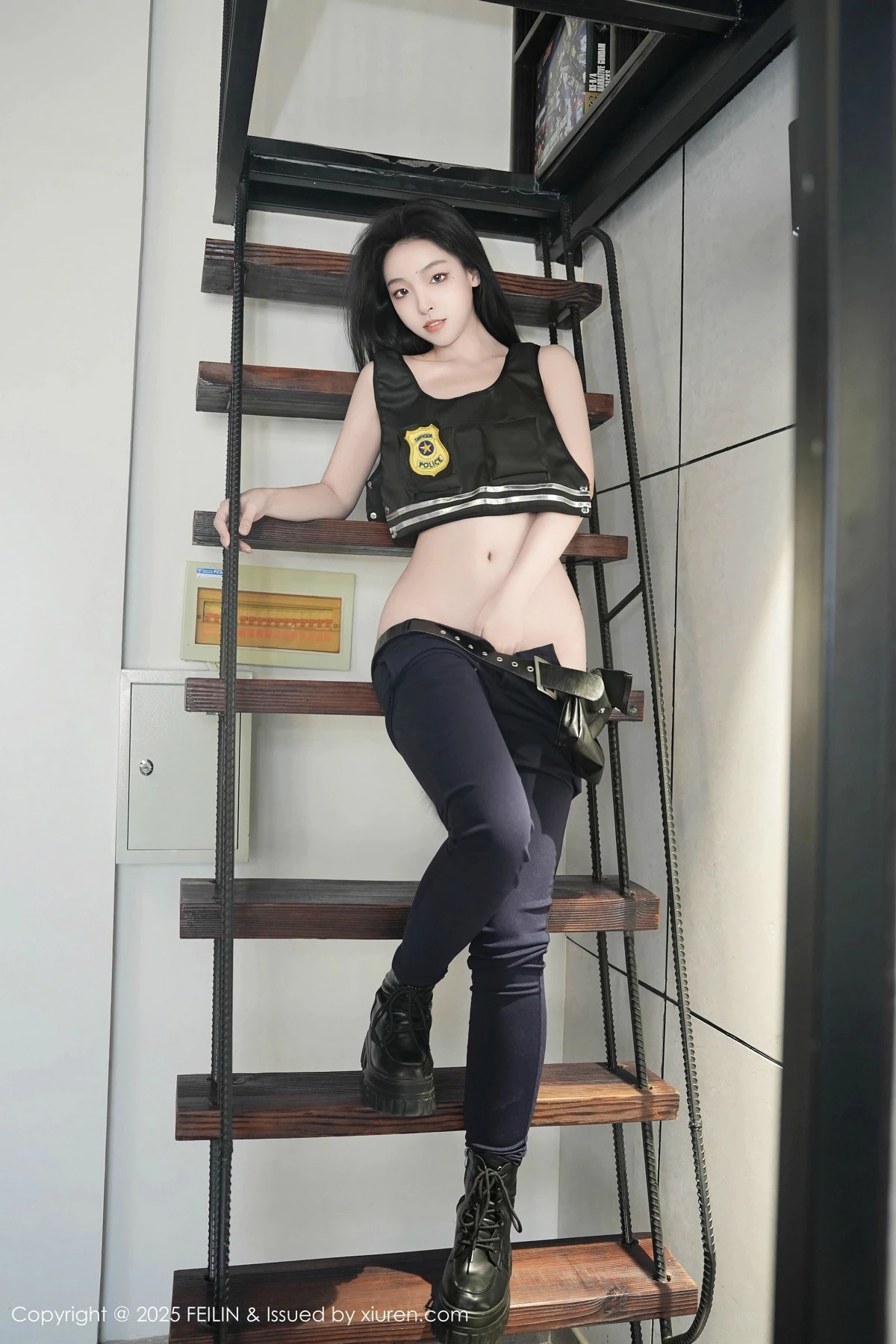 秀人集.com_[FeiLin嗲囡囡]VOL.497_模特芝樱私房性感蓝色制服半脱秀曼妙身姿浑圆翘臀诱惑写真74P