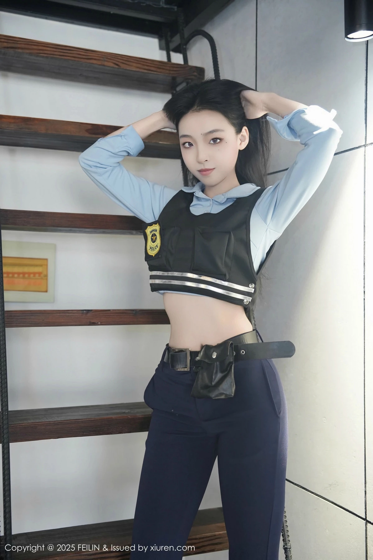 秀人集.com_[FeiLin嗲囡囡]VOL.497_模特芝樱私房性感蓝色制服半脱秀曼妙身姿浑圆翘臀诱惑写真74P