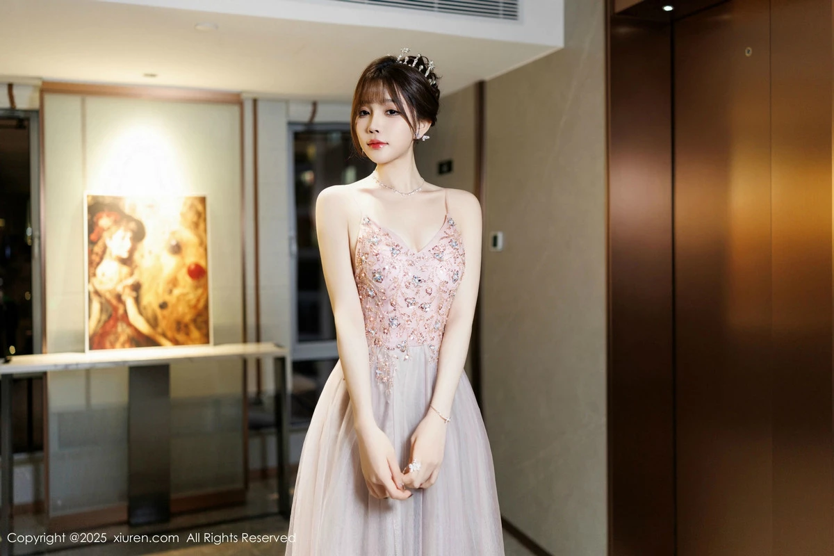 秀人集.com_[XiuRen秀人网]No.9699_女神徐莉芝Booty性感碎花连衣裙配超薄肉丝秀完美身材诱惑写真100P