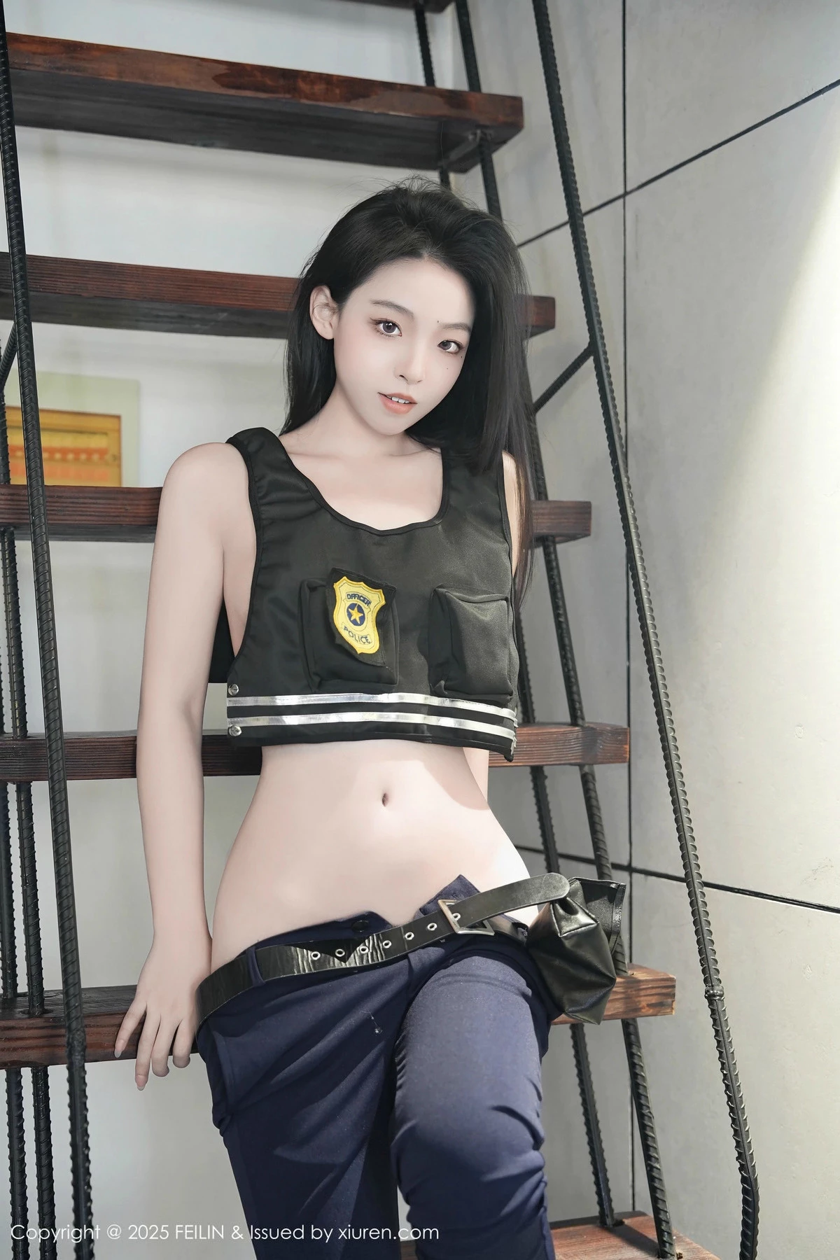 秀人集.com_[FeiLin嗲囡囡]VOL.497_模特芝樱私房性感蓝色制服半脱秀曼妙身姿浑圆翘臀诱惑写真74P