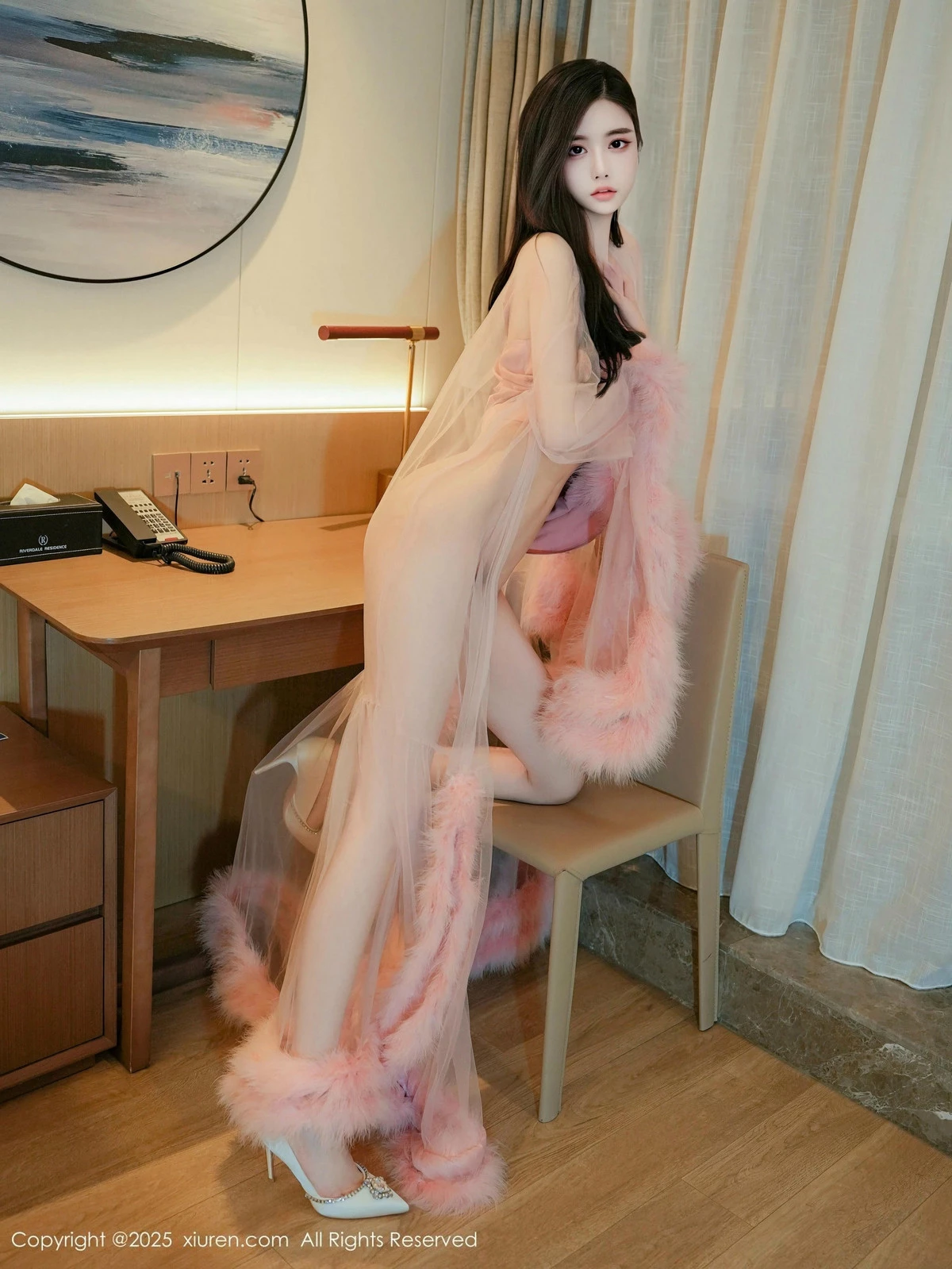 秀人集.com_[XiuRen秀人网]No.9705_模特Erikaki私房性感粉色绒毛裙半脱秀曼妙身姿白嫩美腿诱惑写真77P