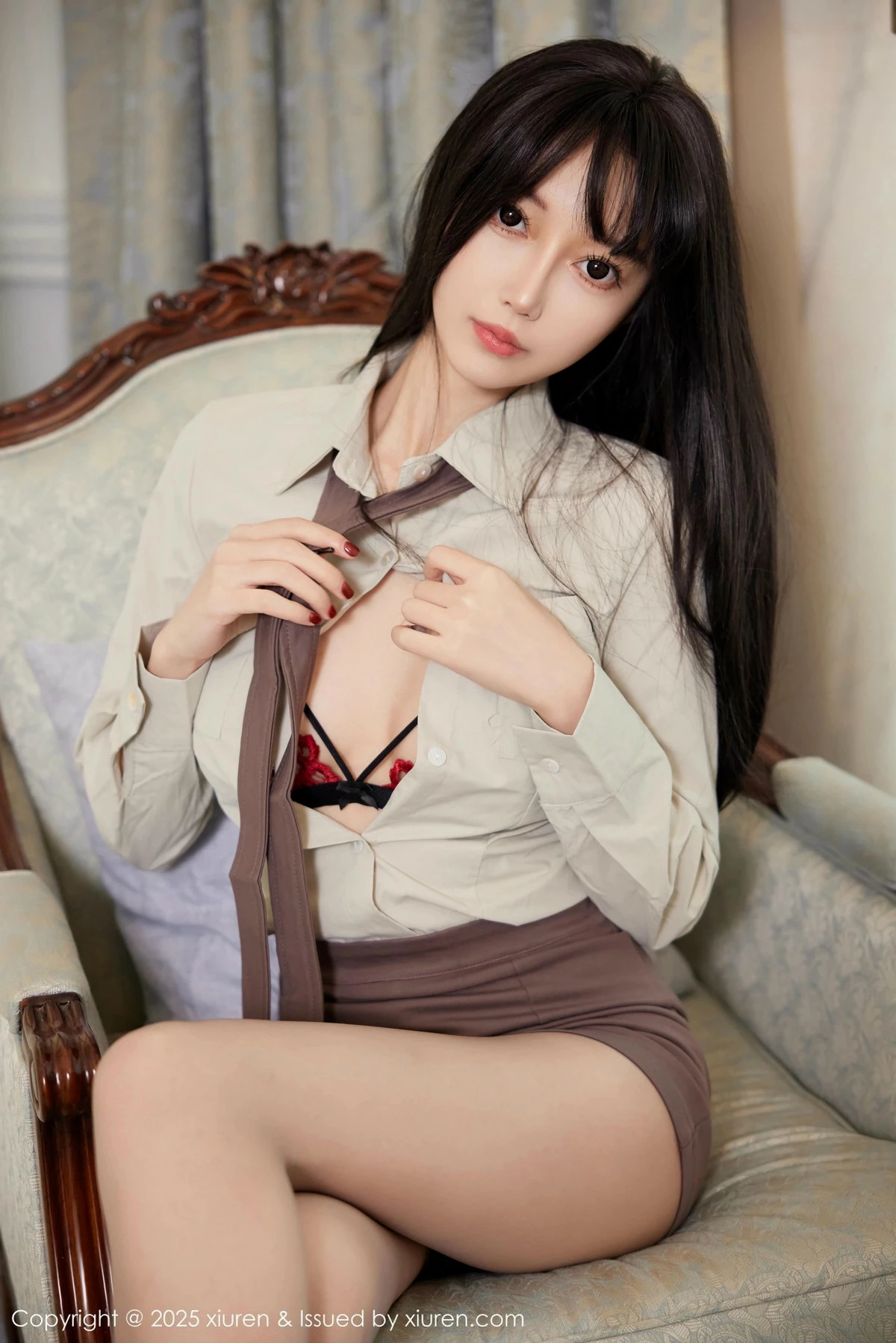 秀人集.com_[XiuRen秀人网]No.9702_模特玥儿玥er浅色上衣露红色蕾丝内衣配开档黑丝秀美腿诱惑写真78P