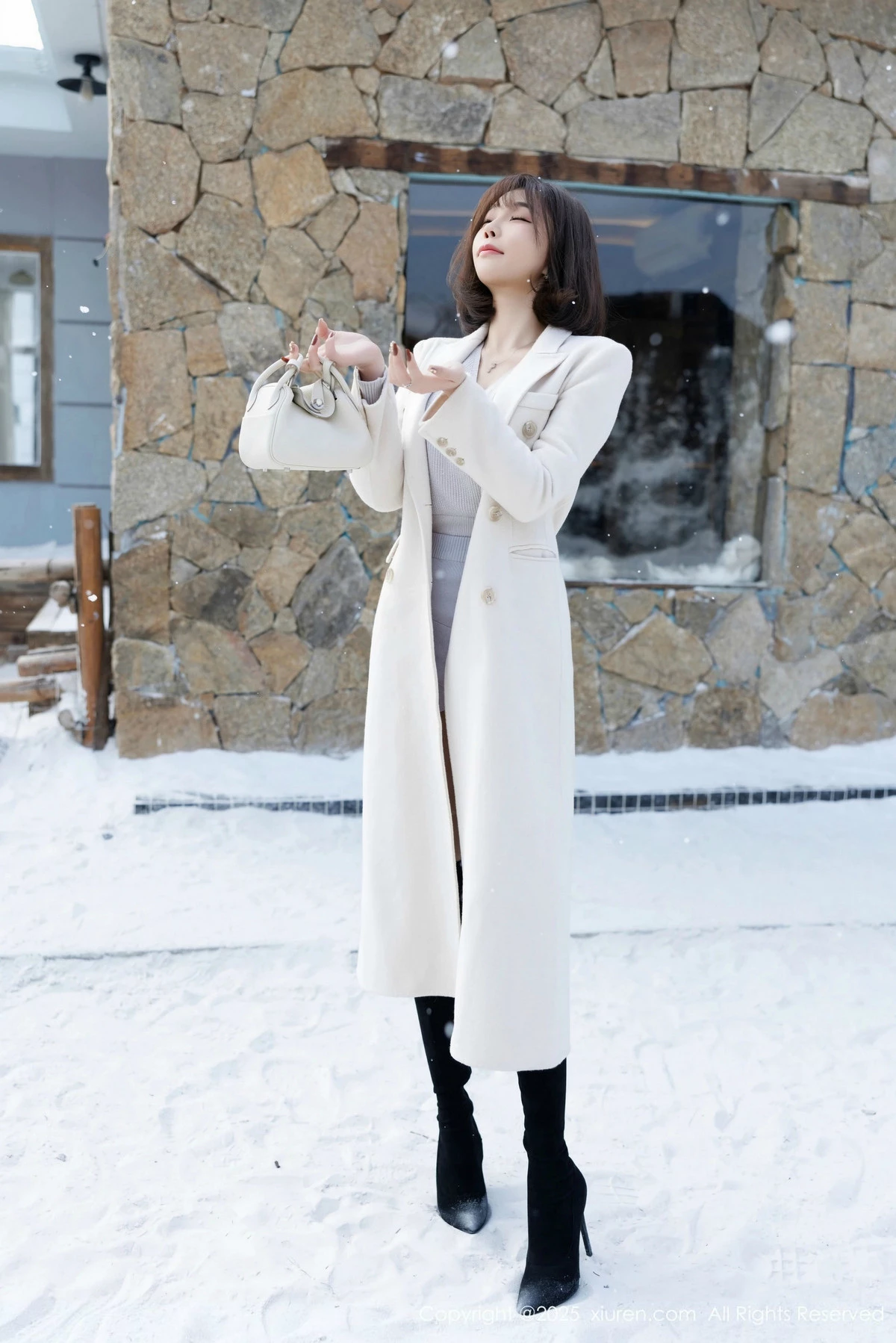 秀人集.com_[XiuRen秀人网]No.9734_女神徐莉芝Booty性感短裙套装+黑色情趣内衣秀曼妙身姿诱惑写真100P