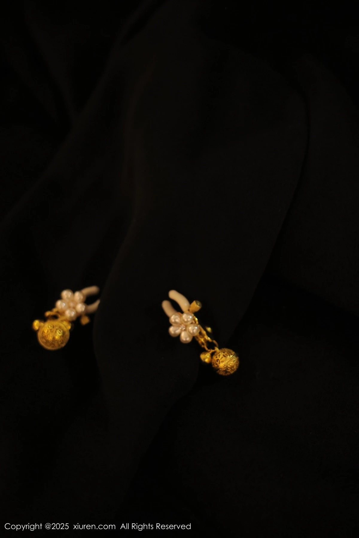 秀人集.com_[XiuRen秀人网]No.9743_模特Candy糖糖性感绿色内衣配破烂黑丝秀完美身材撩人诱惑写真86P