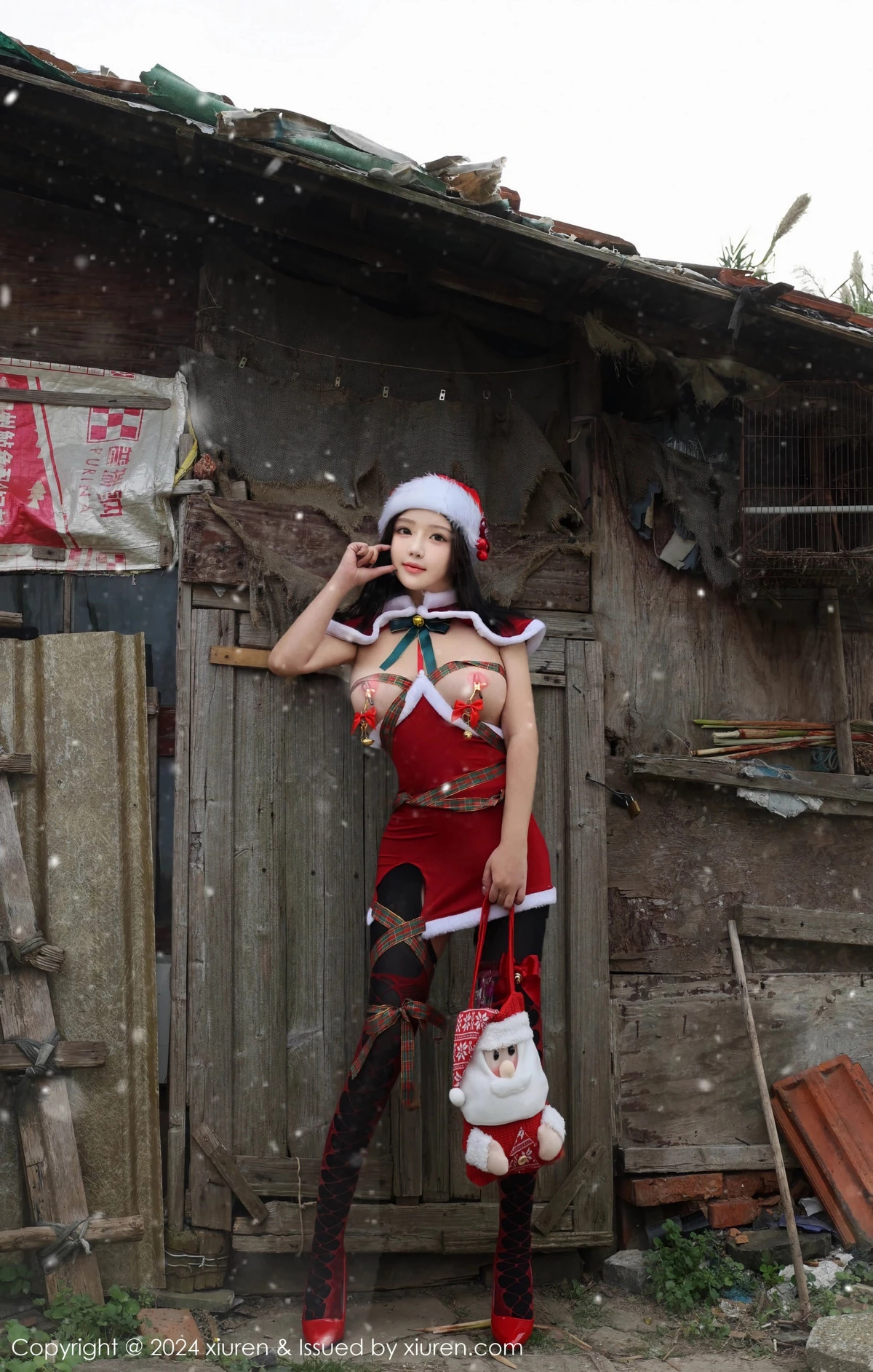 秀人集.com_[XiuRen秀人网]No.9630_模特小薯条nienie户外圣诞主题性感情趣圣诞服饰惹火诱惑写真76P