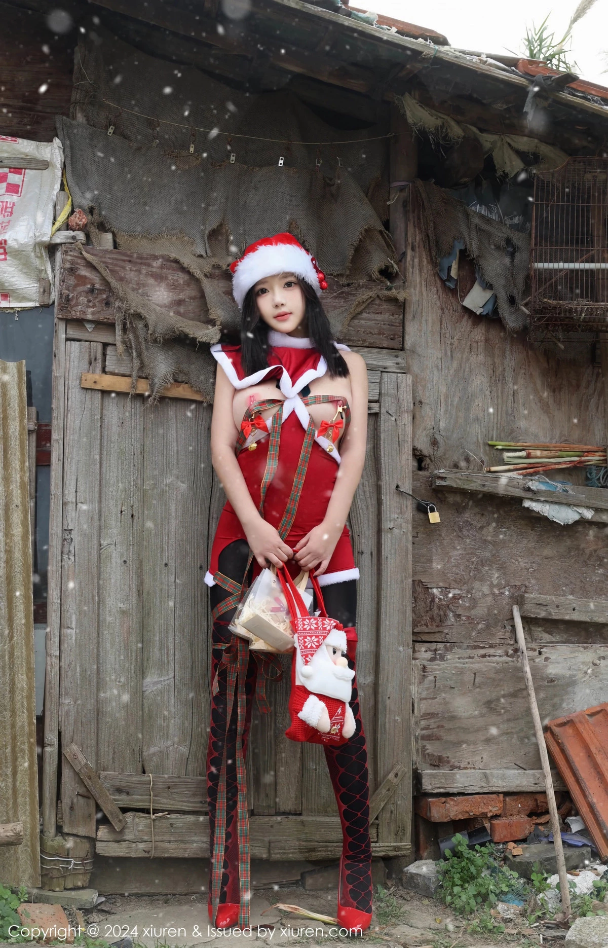 秀人集.com_[XiuRen秀人网]No.9630_模特小薯条nienie户外圣诞主题性感情趣圣诞服饰惹火诱惑写真76P