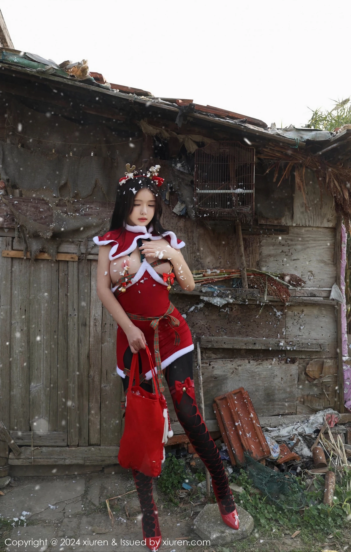 秀人集.com_[XiuRen秀人网]No.9630_模特小薯条nienie户外圣诞主题性感情趣圣诞服饰惹火诱惑写真76P
