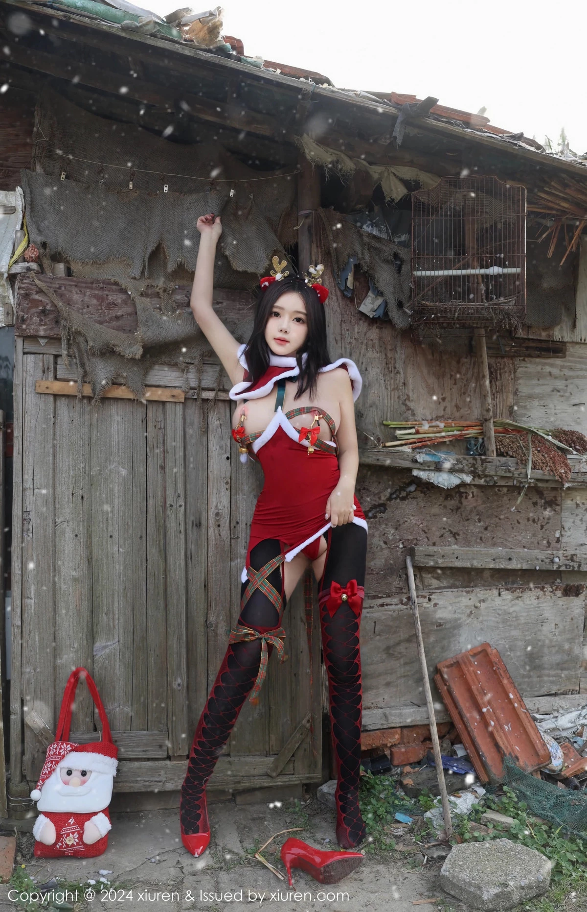 秀人集.com_[XiuRen秀人网]No.9630_模特小薯条nienie户外圣诞主题性感情趣圣诞服饰惹火诱惑写真76P