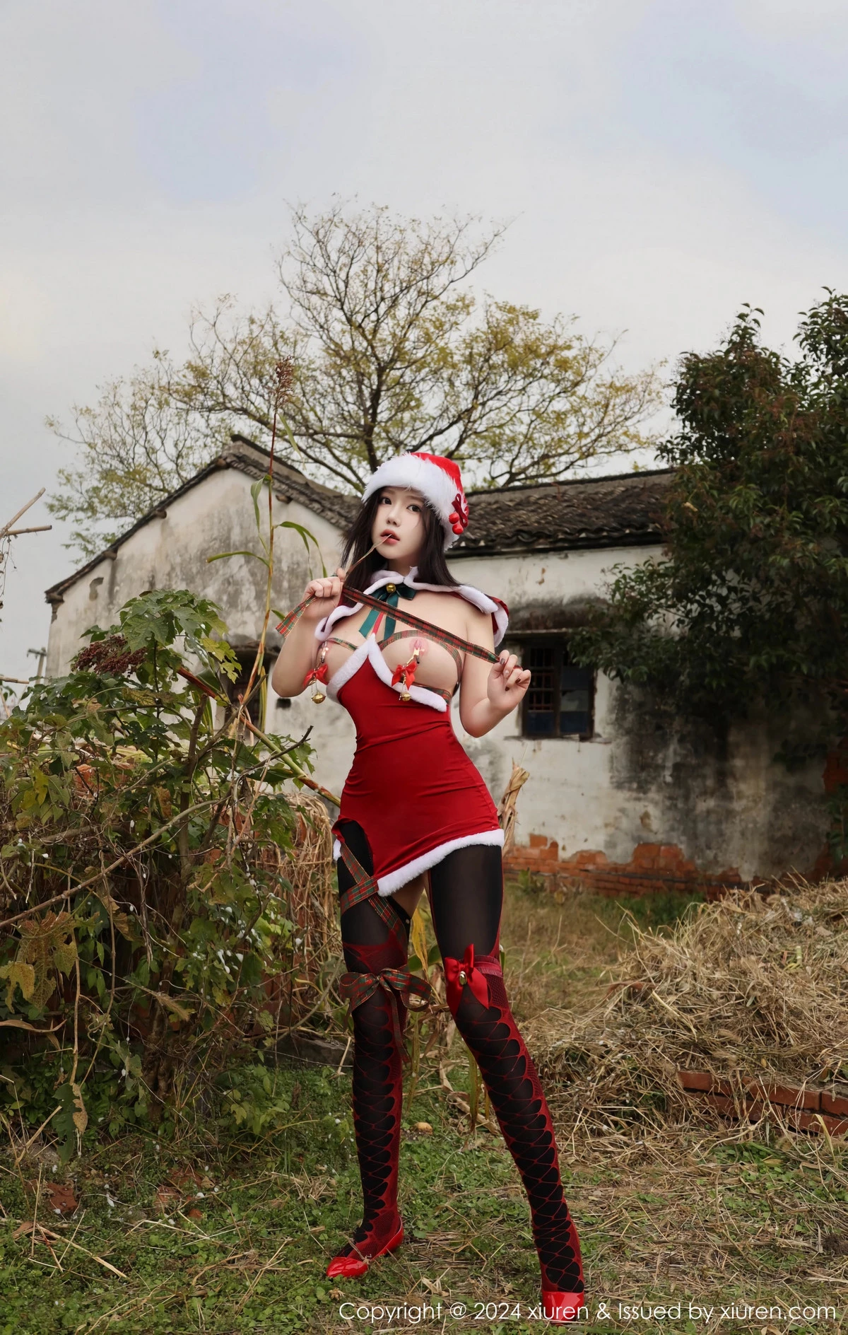 秀人集.com_[XiuRen秀人网]No.9630_模特小薯条nienie户外圣诞主题性感情趣圣诞服饰惹火诱惑写真76P