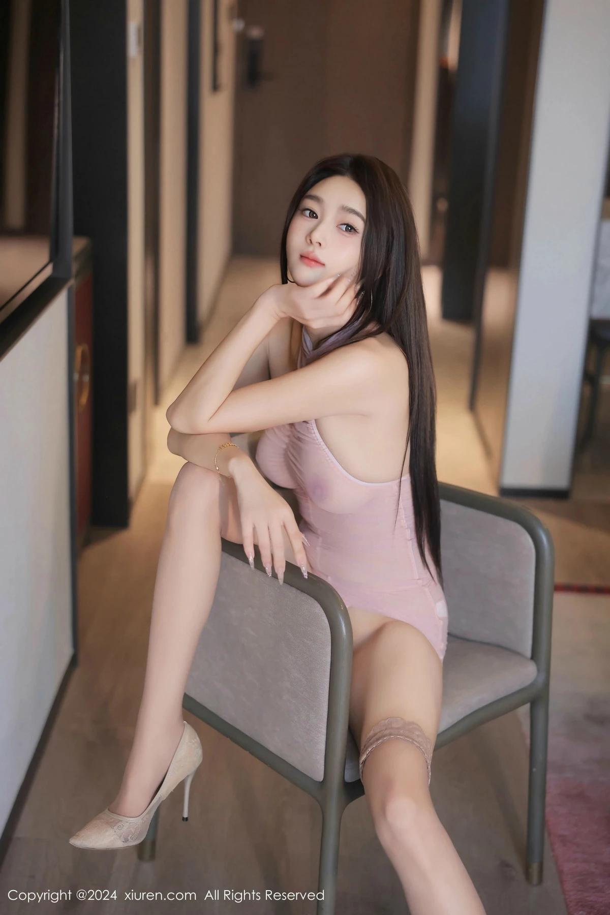 秀人集.com_[XiuRen秀人网]No.9628_模特Candy糖糖性感粉色薄纱连衣裙配粉丝袜秀惹火身材诱惑写真76P