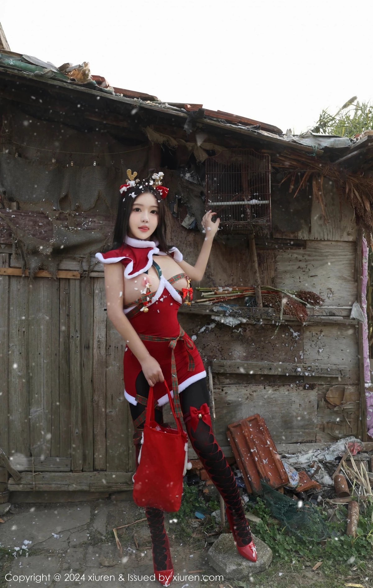 秀人集.com_[XiuRen秀人网]No.9630_模特小薯条nienie户外圣诞主题性感情趣圣诞服饰惹火诱惑写真76P