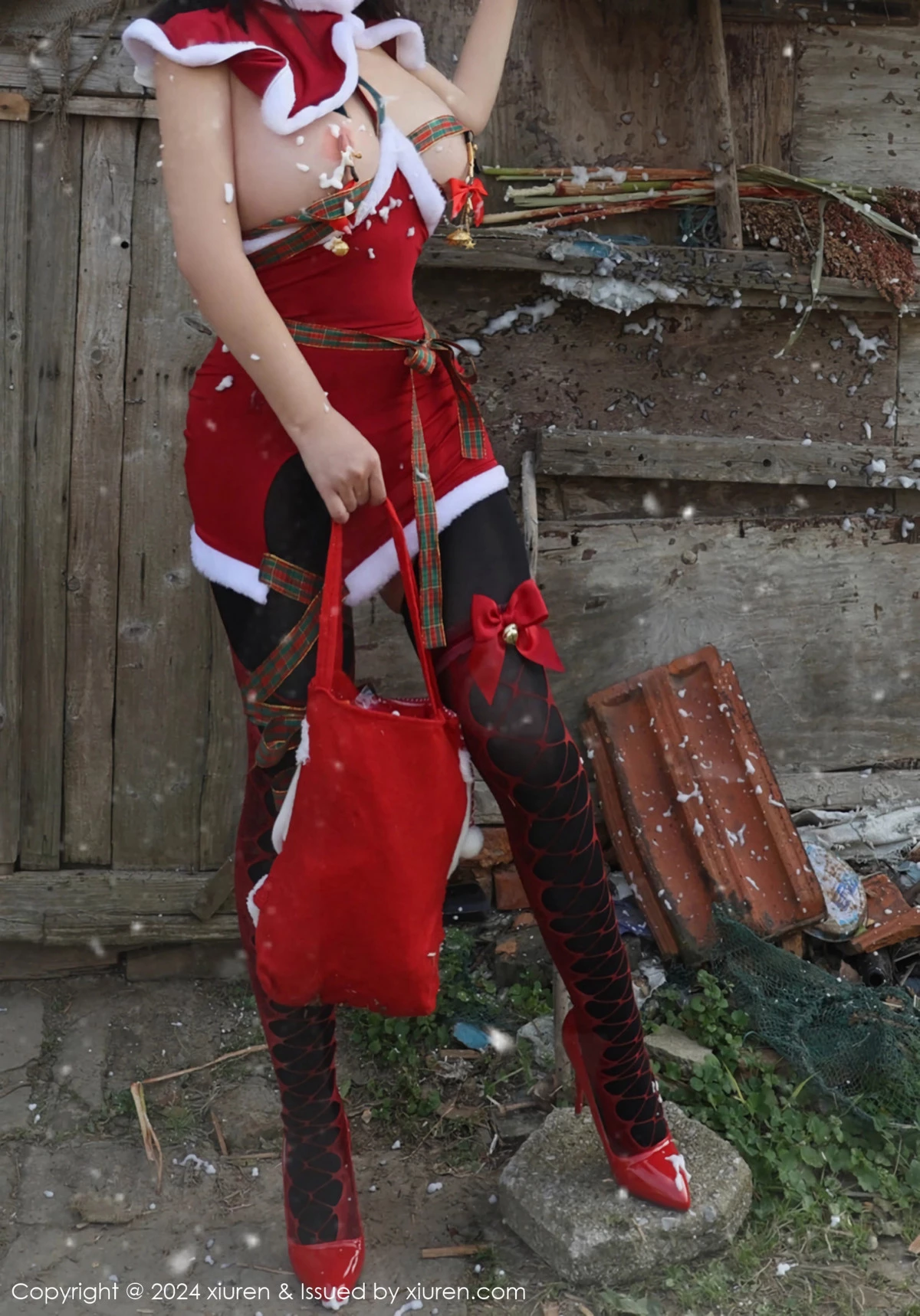 秀人集.com_[XiuRen秀人网]No.9630_模特小薯条nienie户外圣诞主题性感情趣圣诞服饰惹火诱惑写真76P